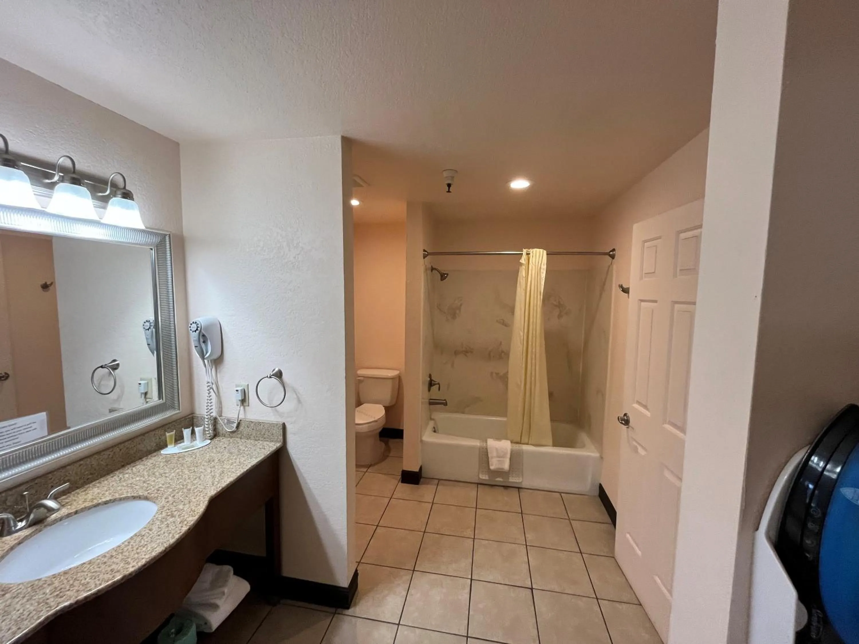 Travelodge by Wyndham Hawthorne