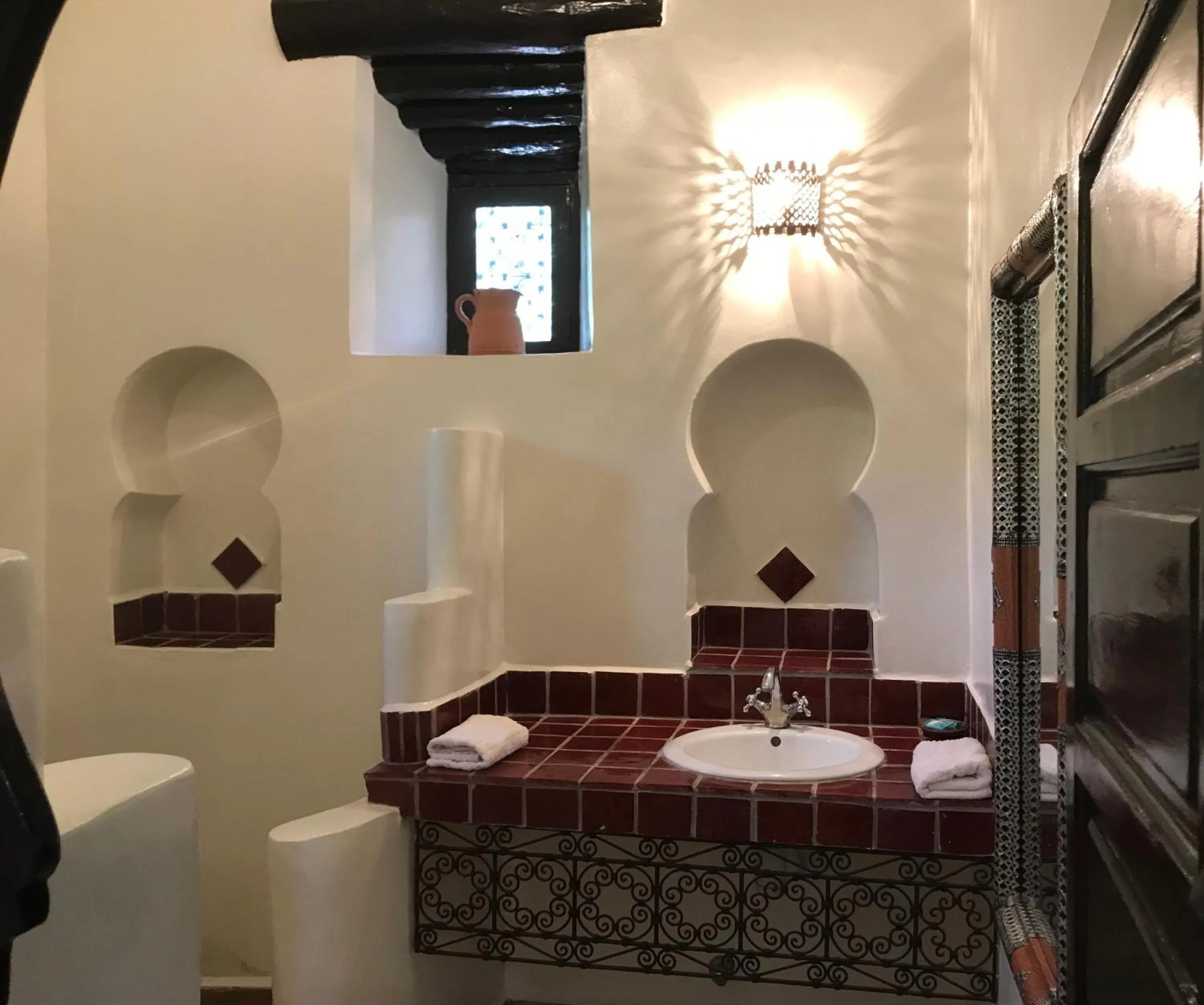 Bathroom in Auberge Chez Momo II