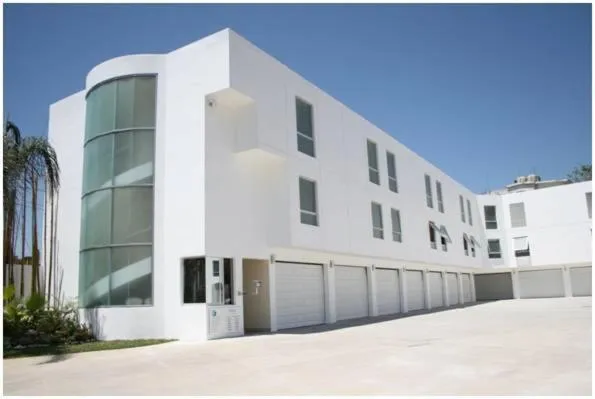 Property building in Auto Hotel Mediterráneo