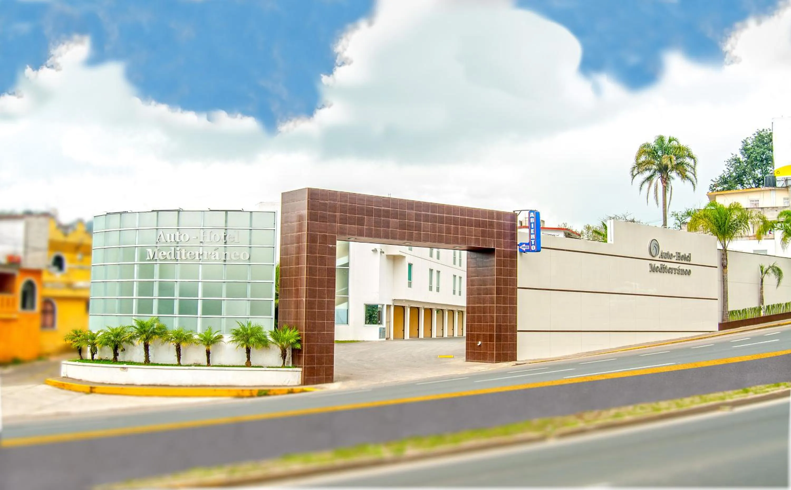 Property building in Auto Hotel Mediterráneo