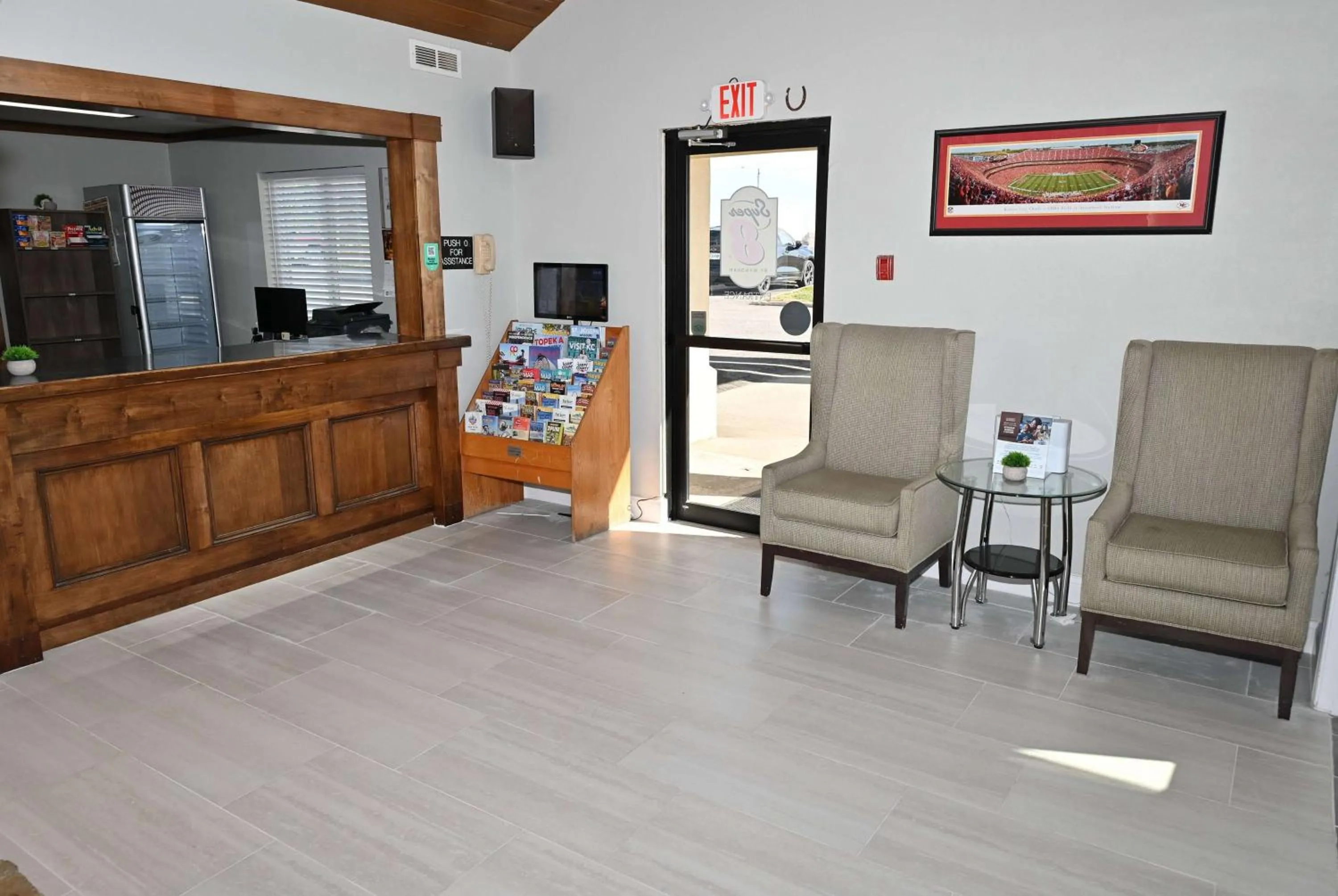 Lobby or reception in Super 8 by Wyndham Higginsville