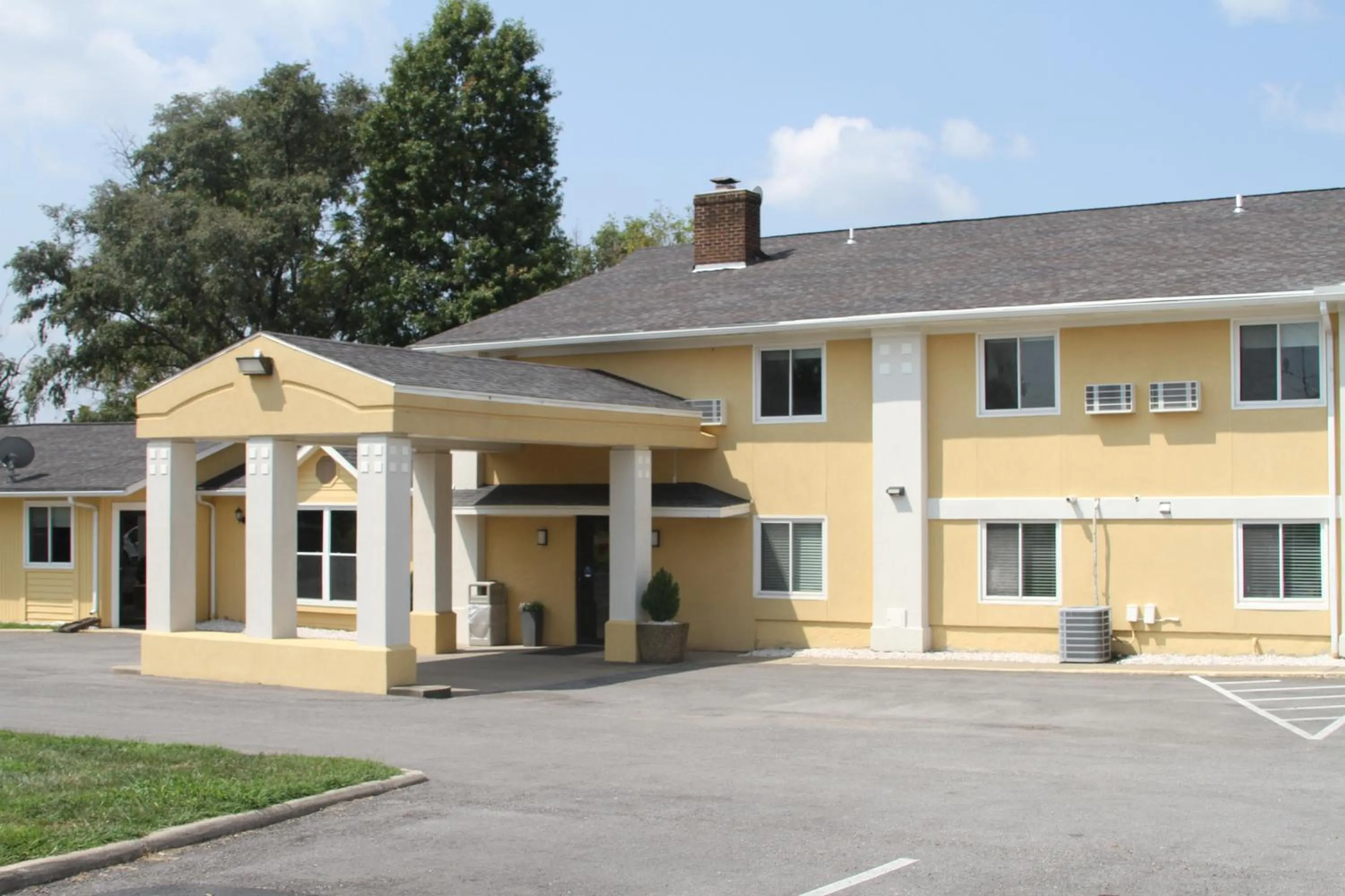 Super 8 by Wyndham Higginsville