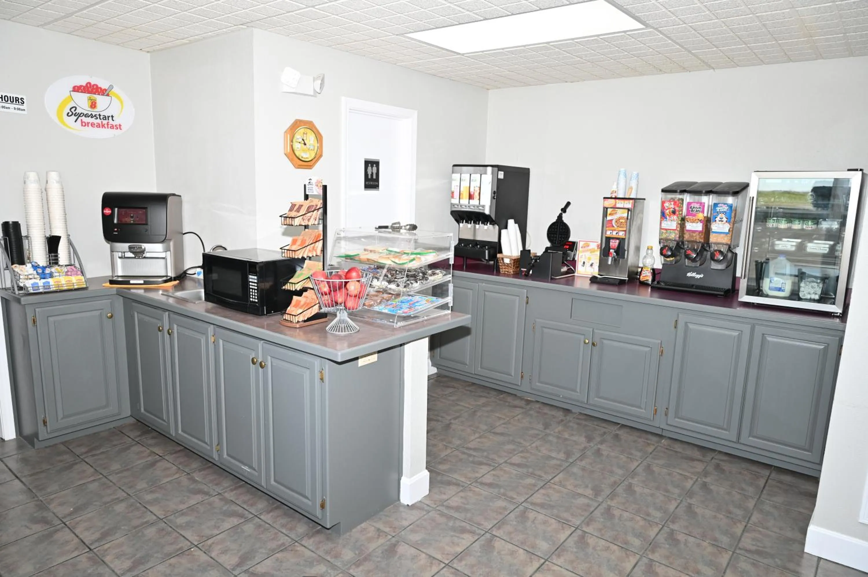 Breakfast in Super 8 by Wyndham Higginsville