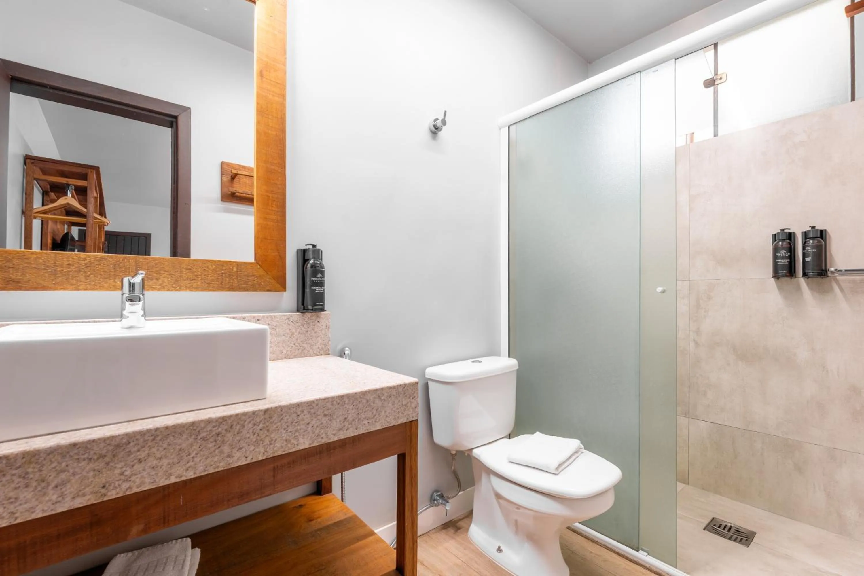 Shower in Pousada Pedra da Ilha