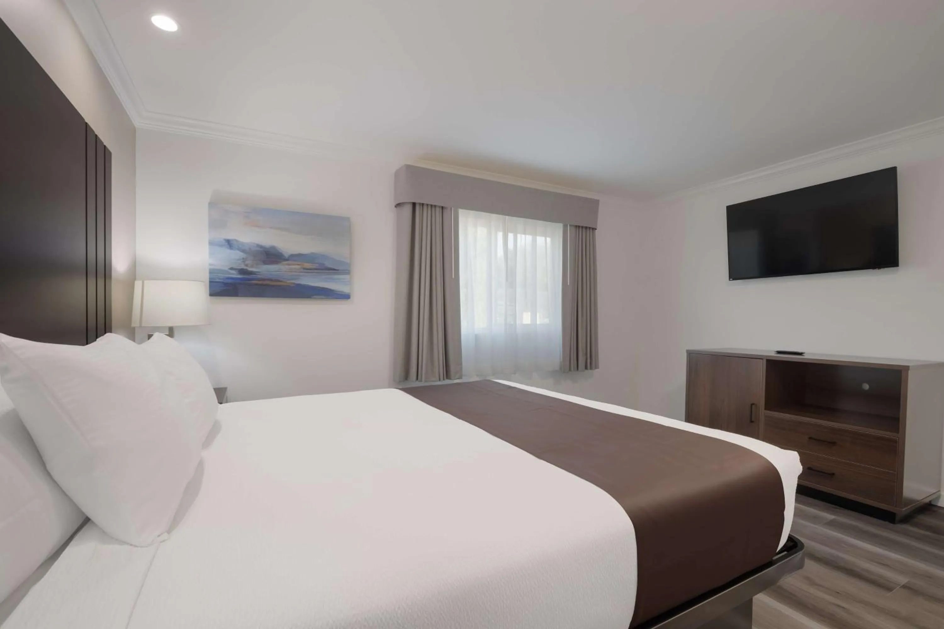 Bedroom, Bed in SureStay Plus Hotel by Best Western Upland - Ontario North