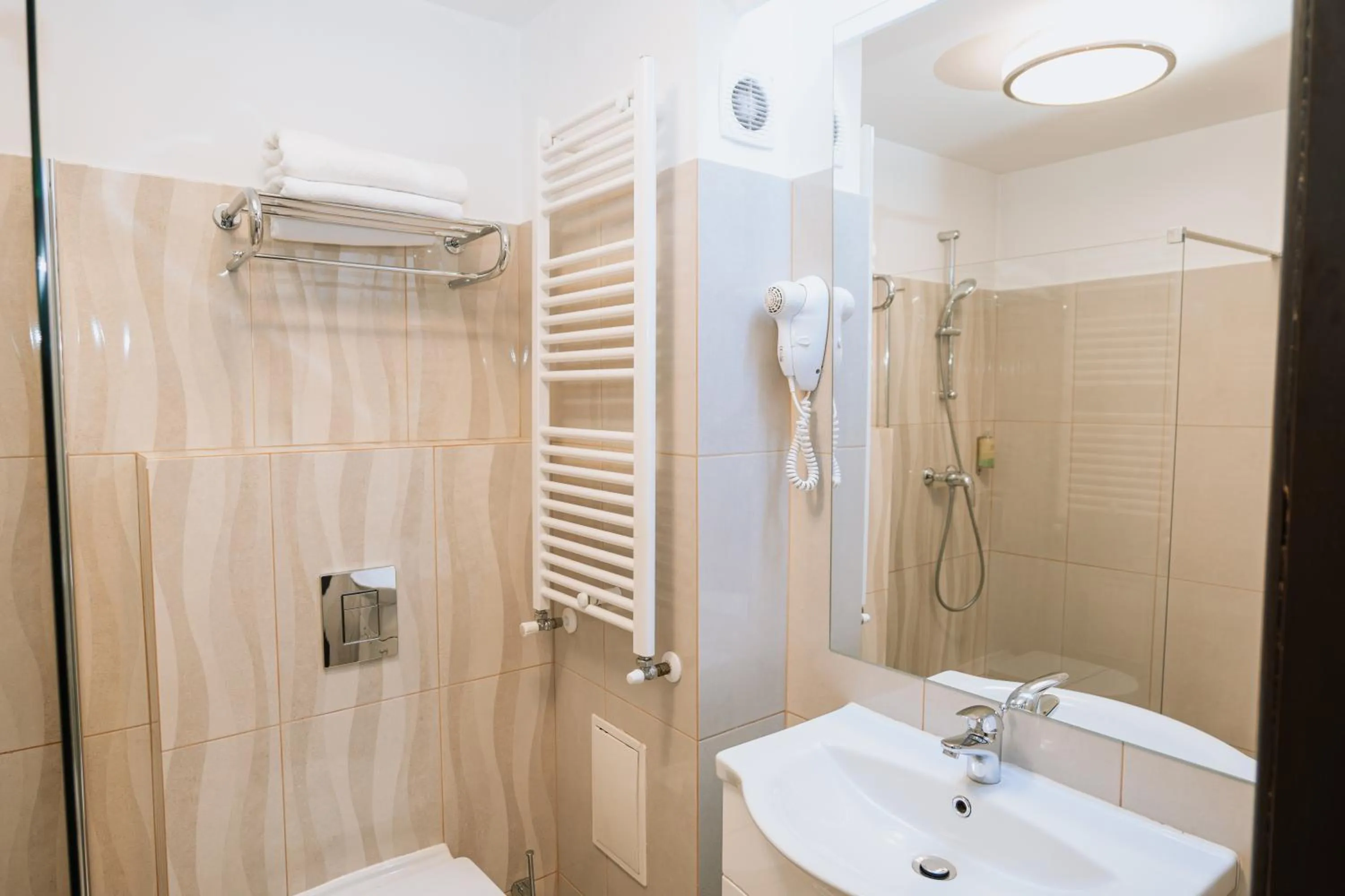 Bedroom in Hotel Duke Armeneasca City Center