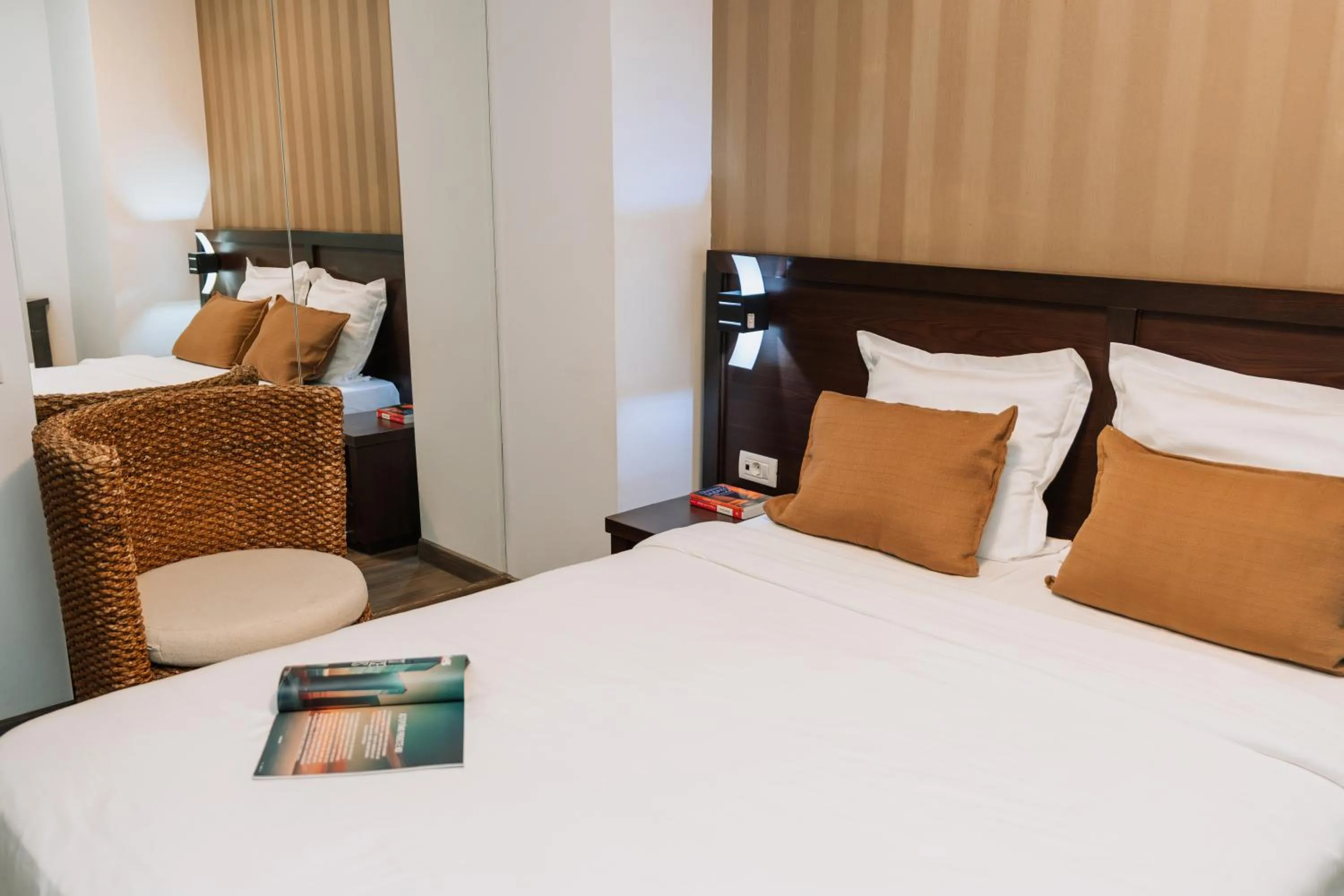 Bedroom, Bed in Hotel Duke Armeneasca City Center