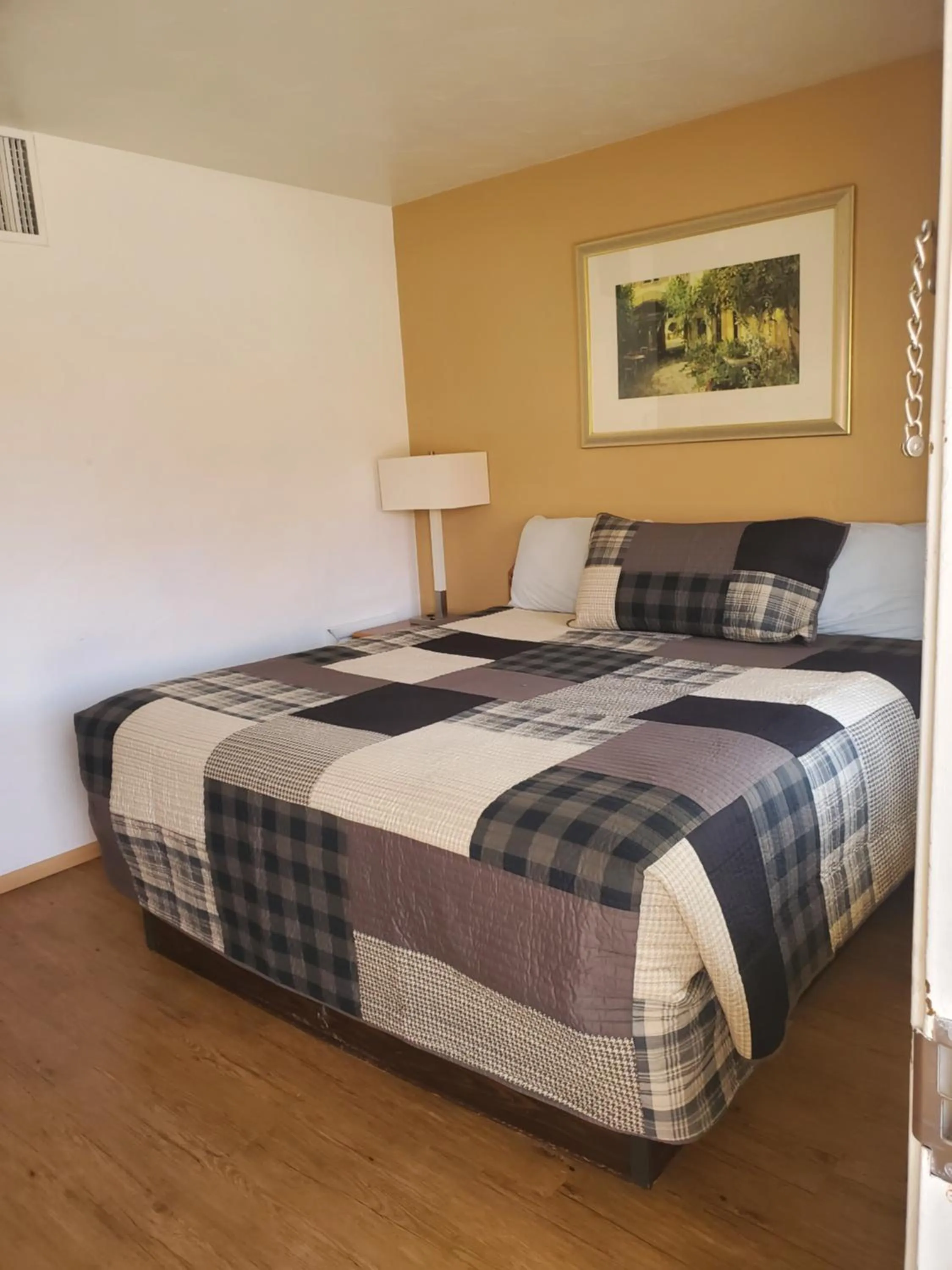 Bed in Budget Inn Durango