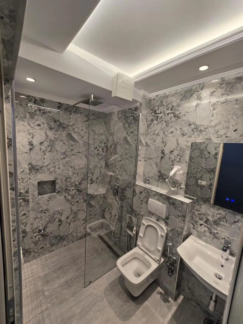 Shower in Hotel Belvedere