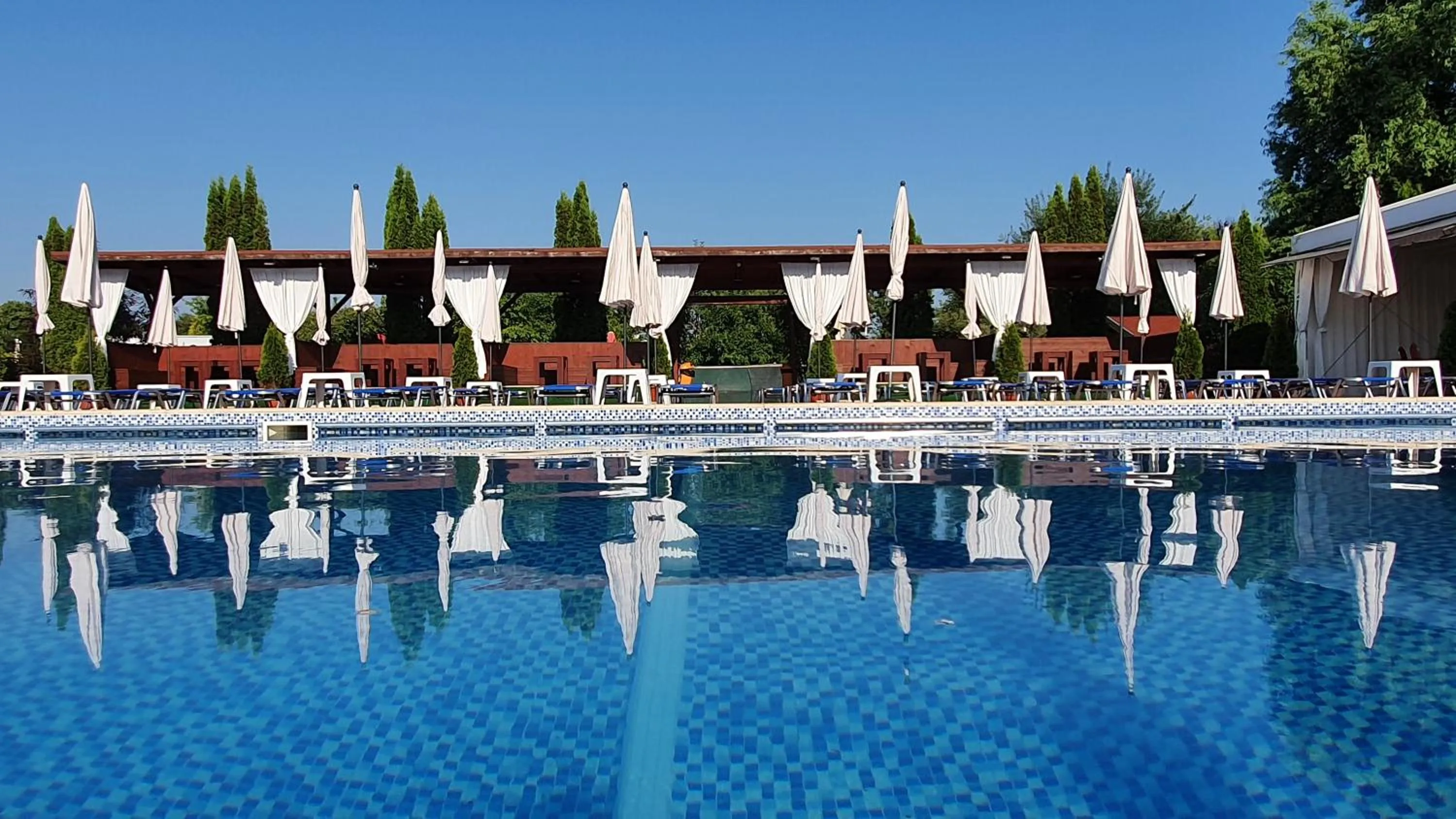 Pool view in Hotel Garden Club