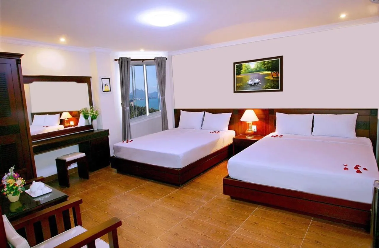 Bed in Nice Swan Hotel