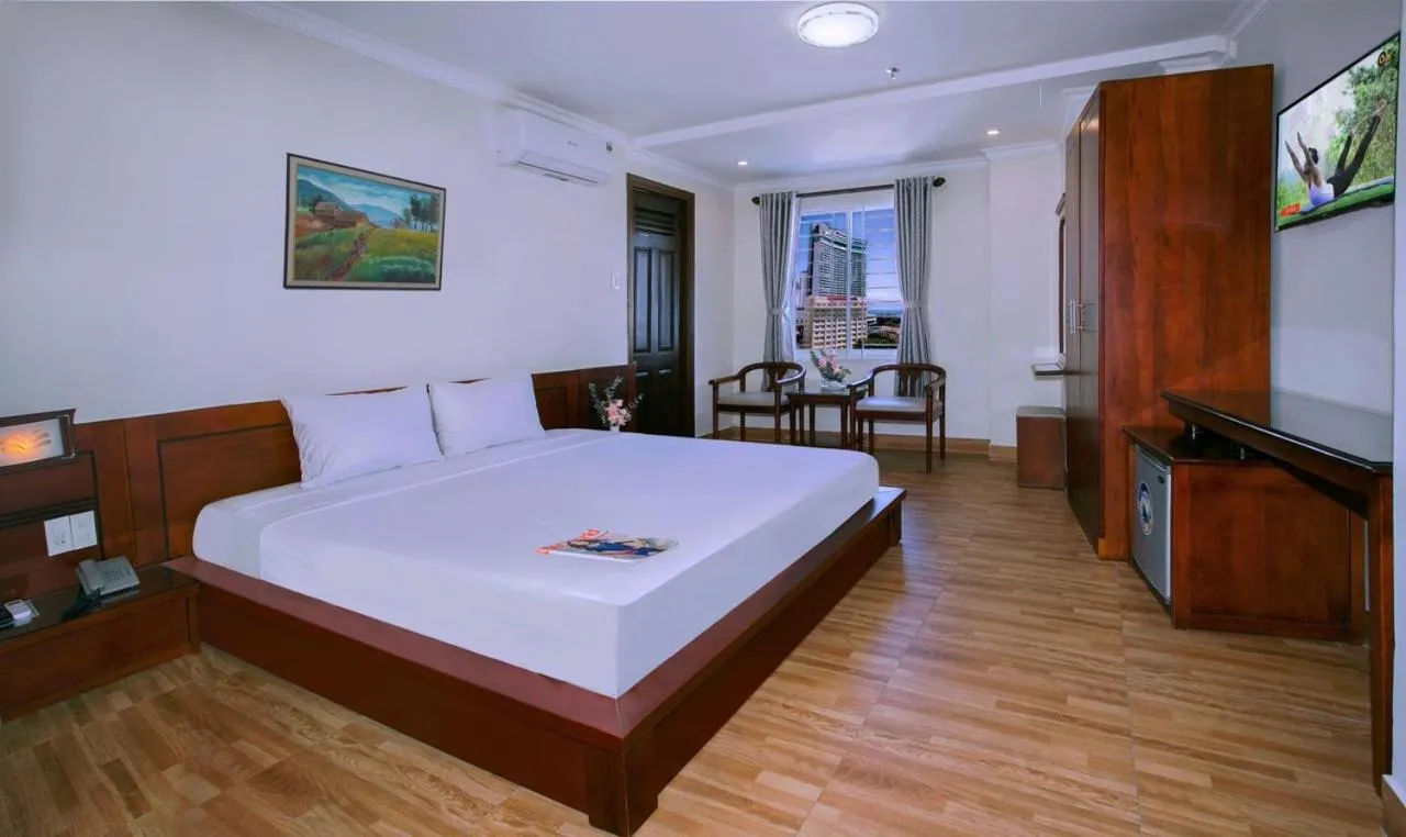 Bed in Nice Swan Hotel