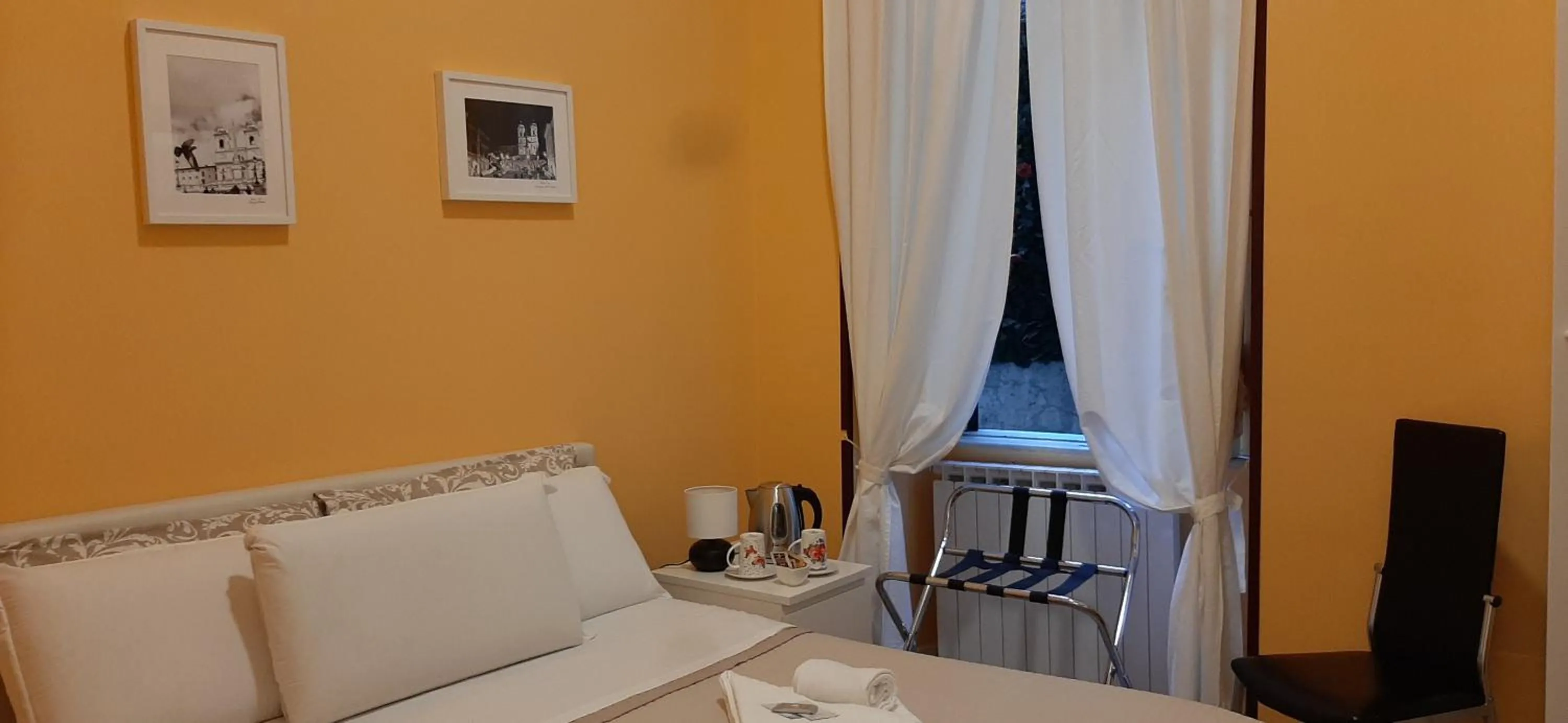 Bed in My Trevi Rooms 88