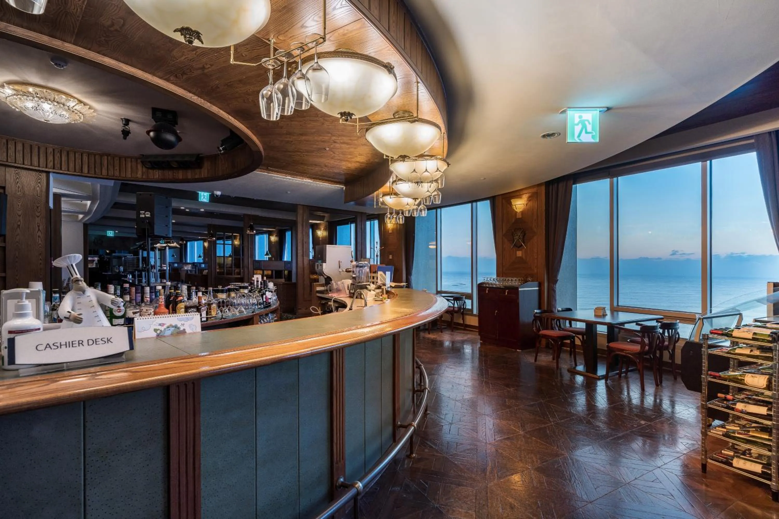 Restaurant/places to eat in Hotel Maremons