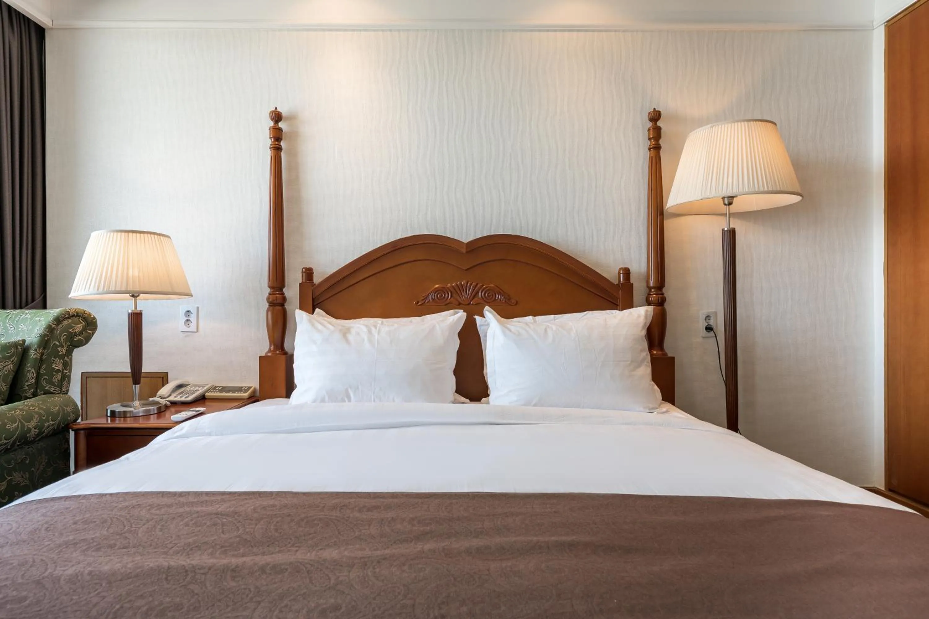 Bed in Hotel Maremons