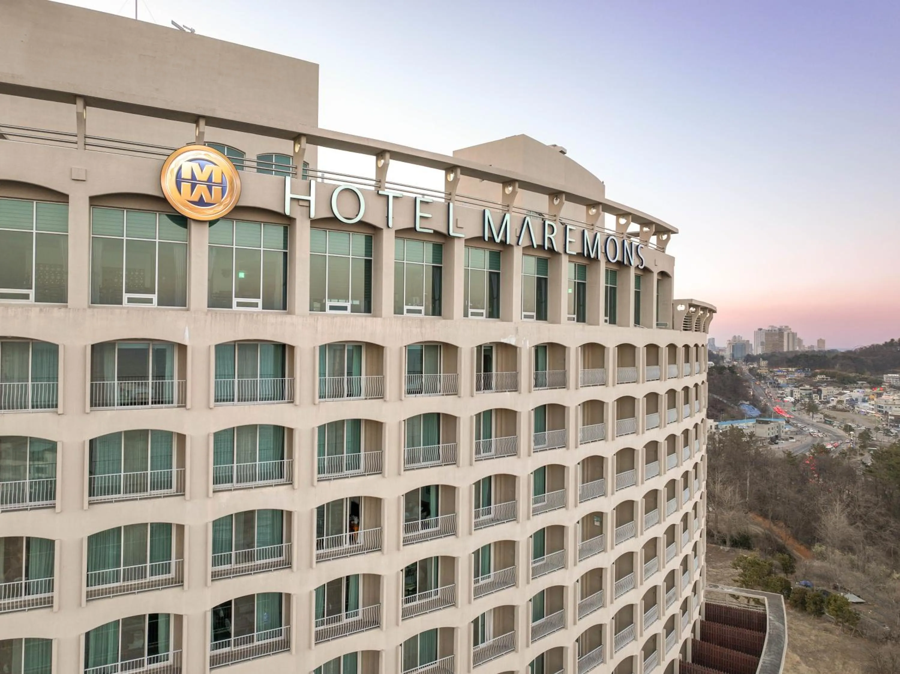 Property building in Hotel Maremons