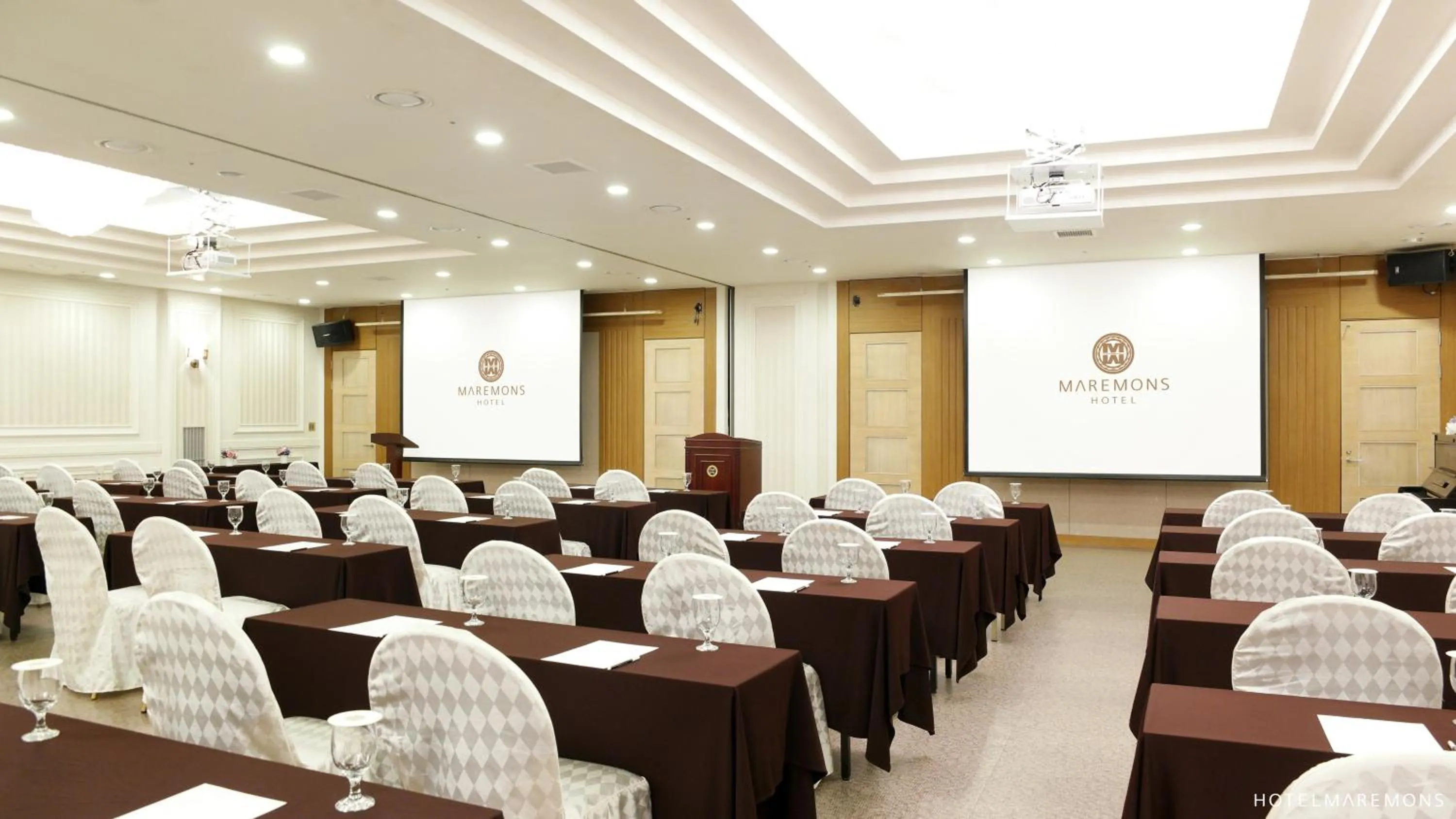 Banquet/Function facilities in Hotel Maremons