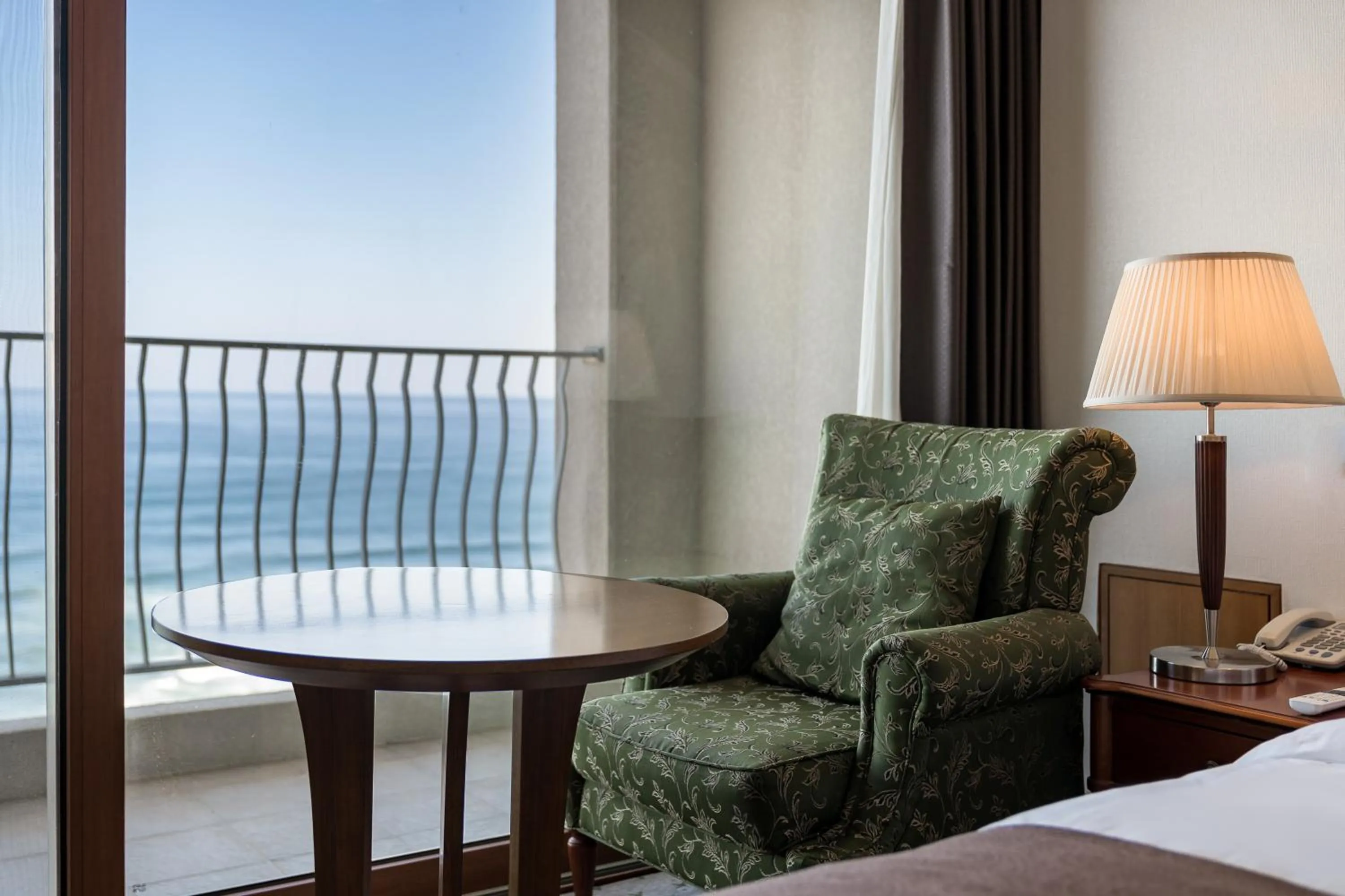 Sea view, Bed in Hotel Maremons