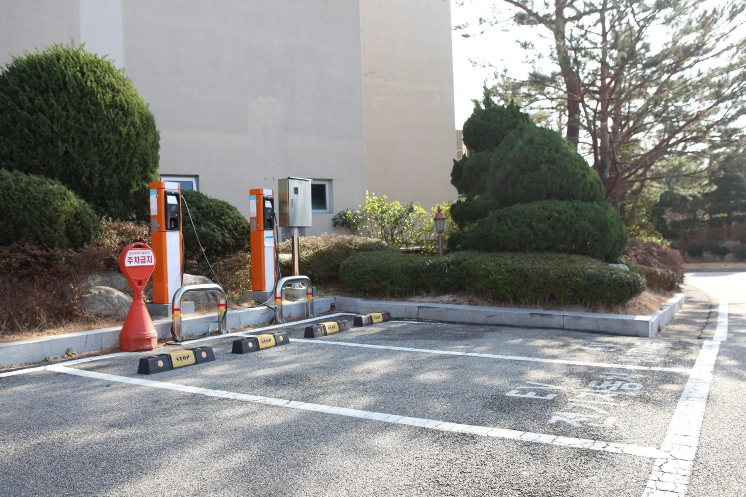 Property building in Hotel Maremons