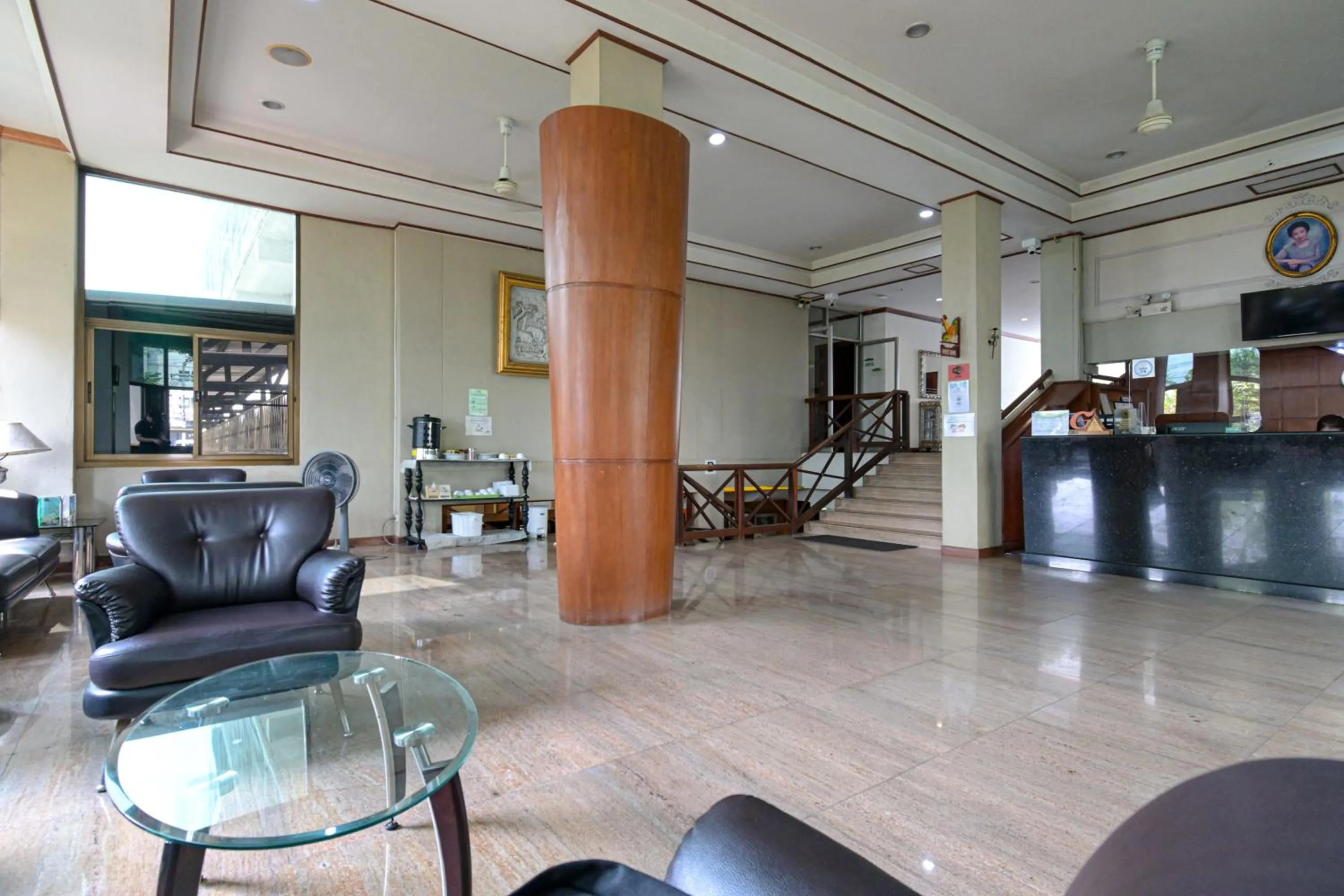 Lobby or reception in Rattana Park Hotel