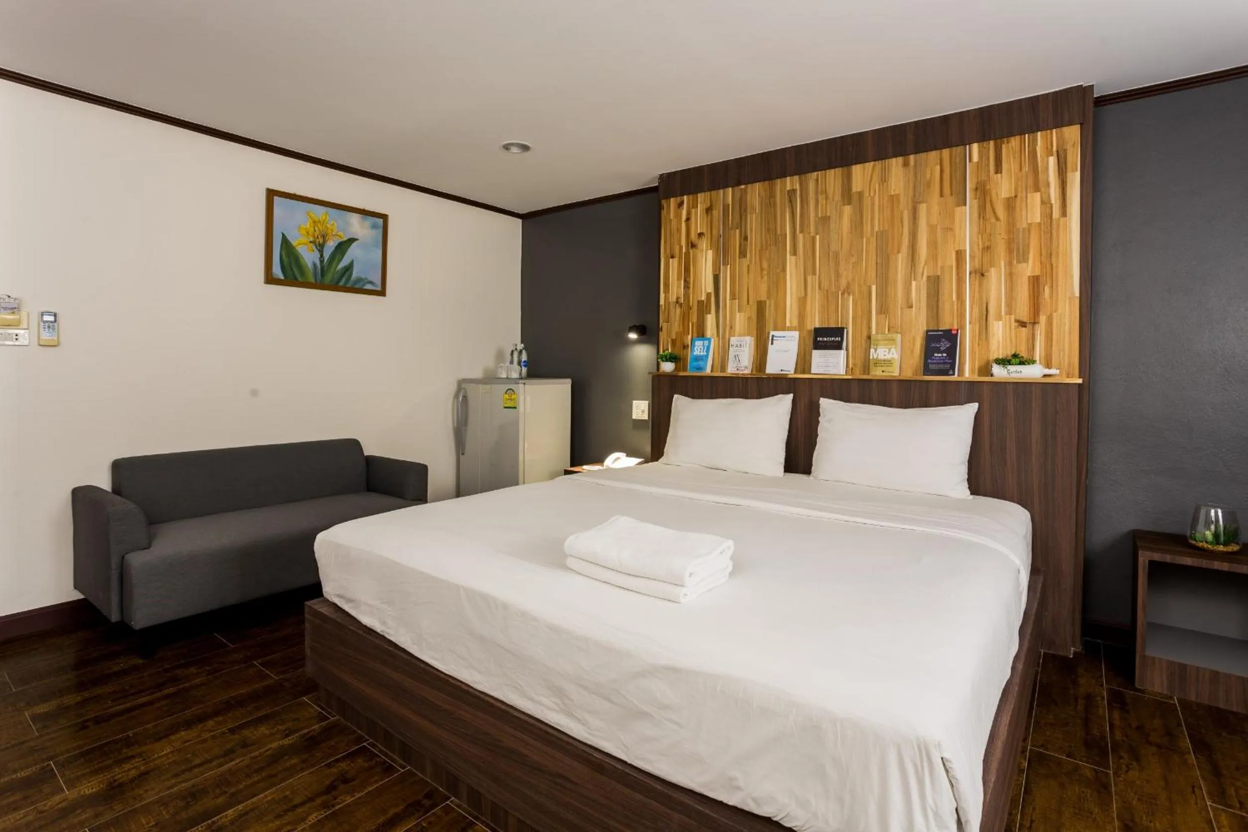 Bed in Phimai Paradise Boutique Hotel