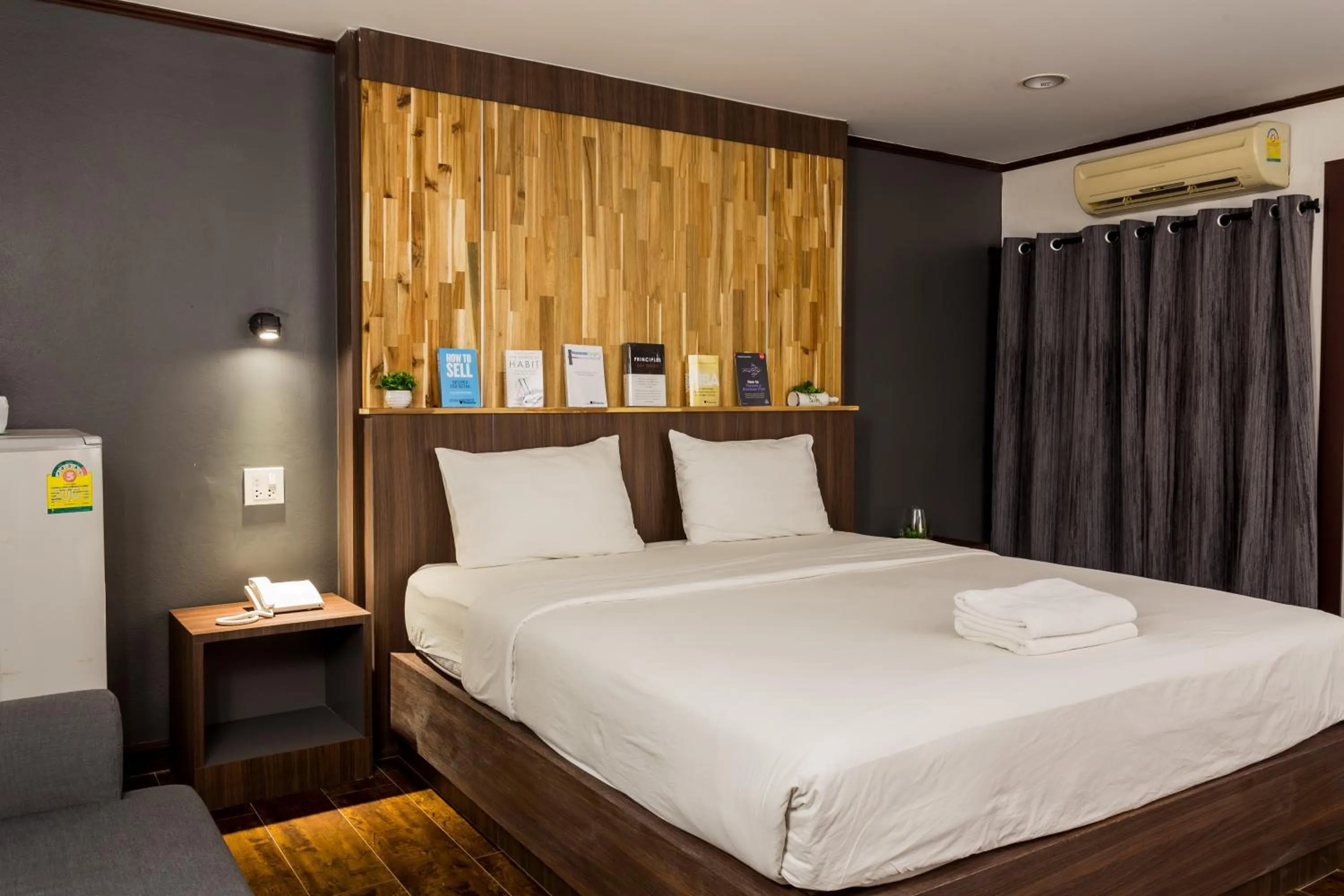 Bed in Phimai Paradise Boutique Hotel