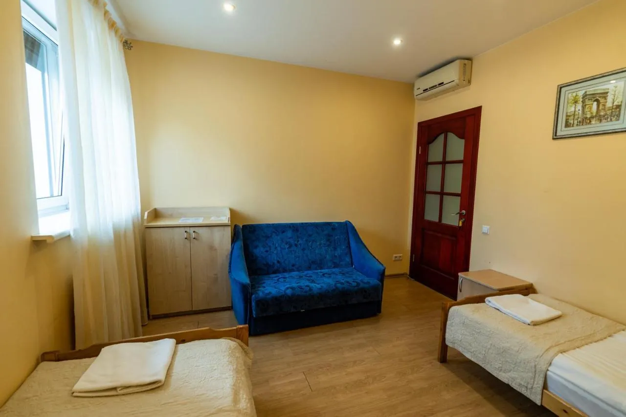 Photo of the whole room, Bed in Klaipeda INN Private Parking and Kitchen