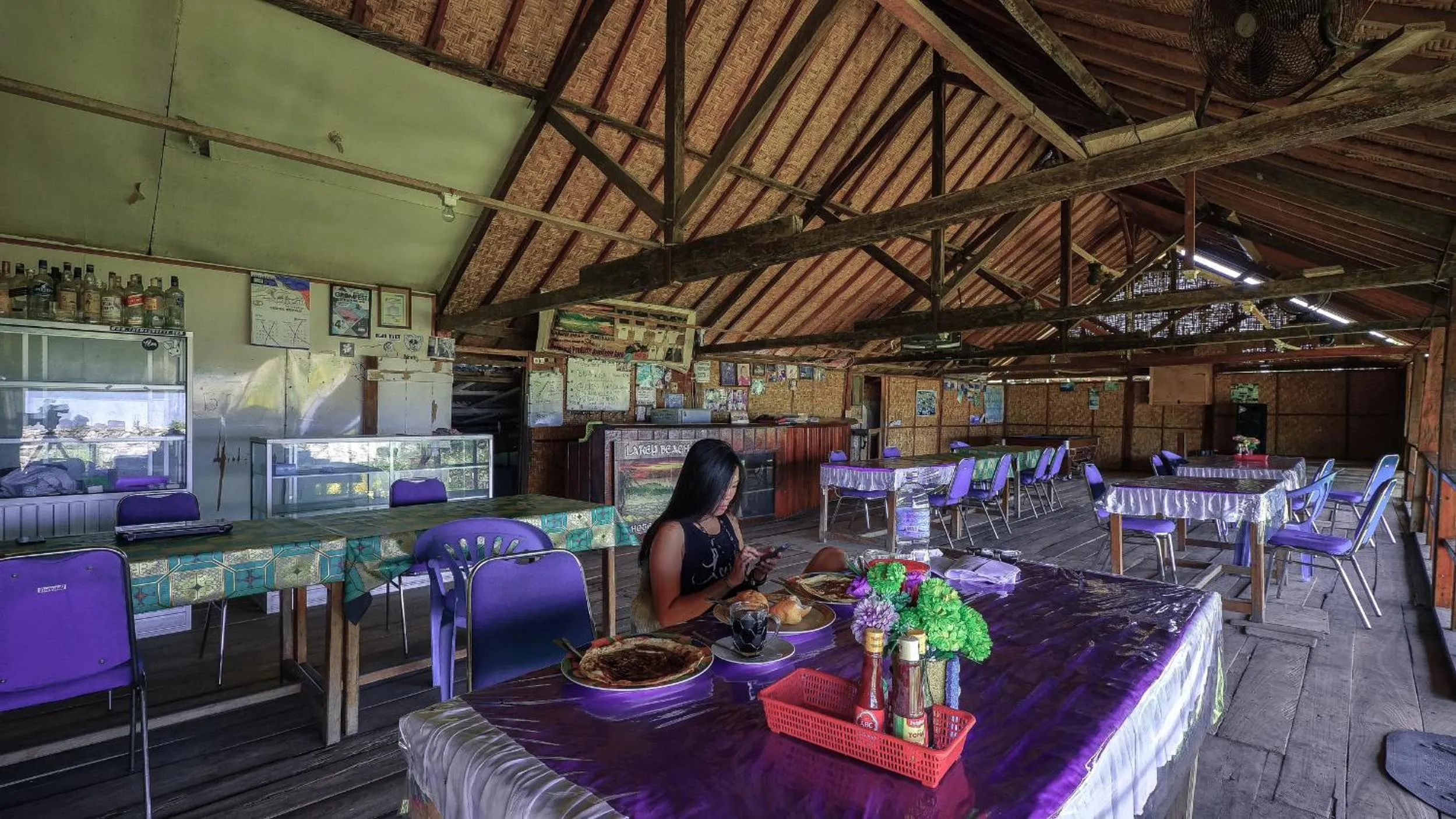 Restaurant/places to eat in Lakey Beach Inn hotel