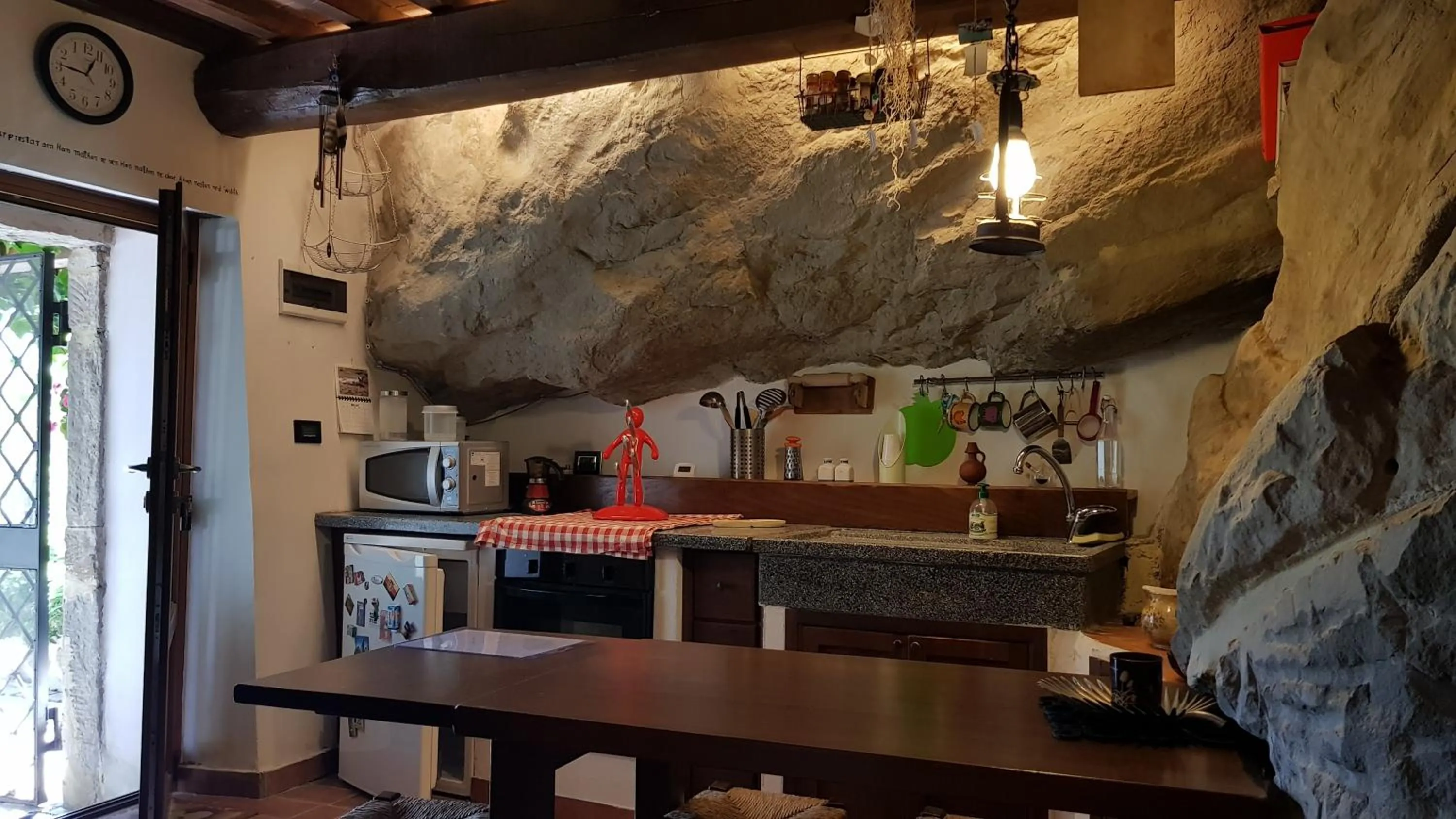 Dining area in Alla Battuta