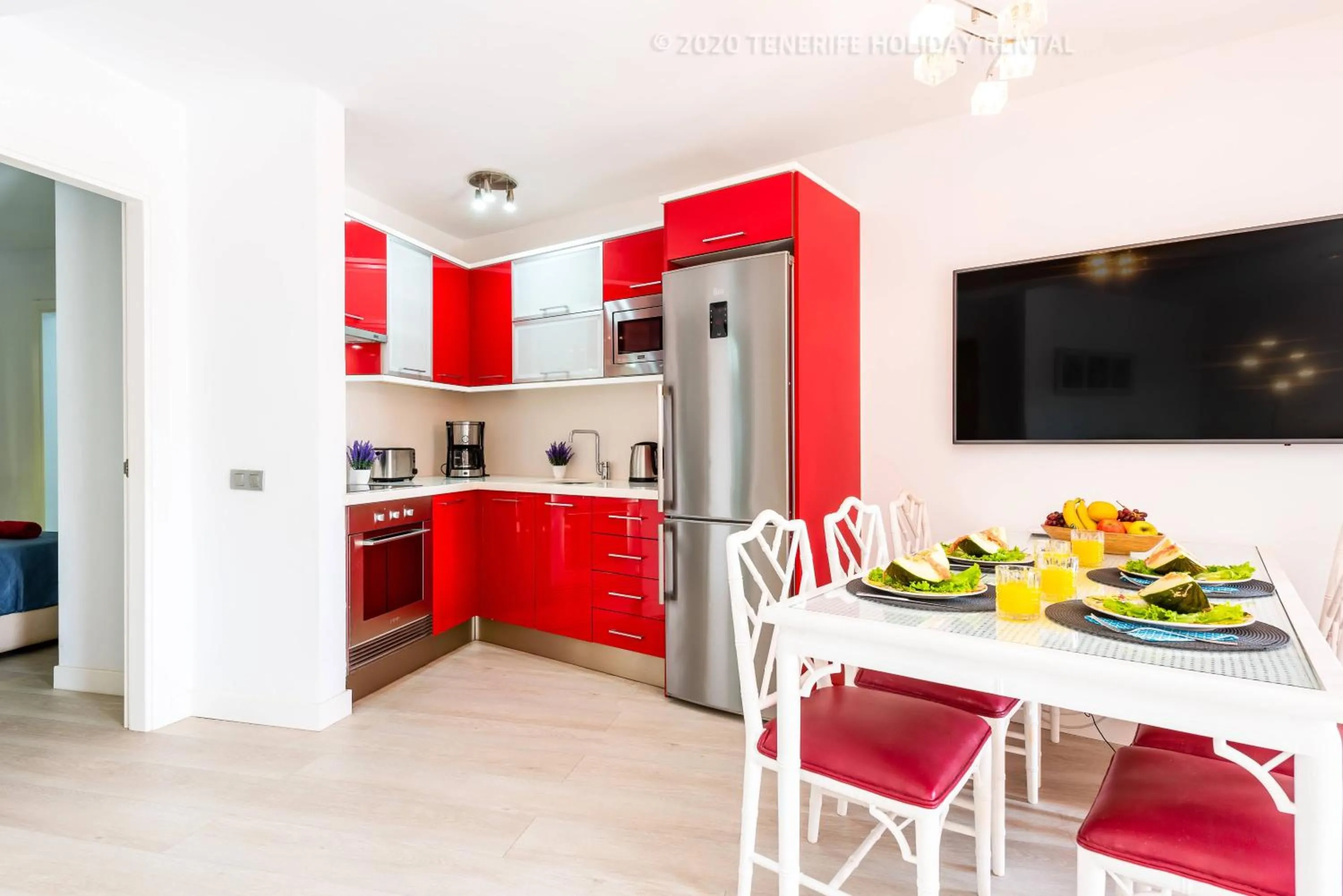 Kitchen or kitchenette in Tenerife Royal Gardens - Viviendas Vacacionales