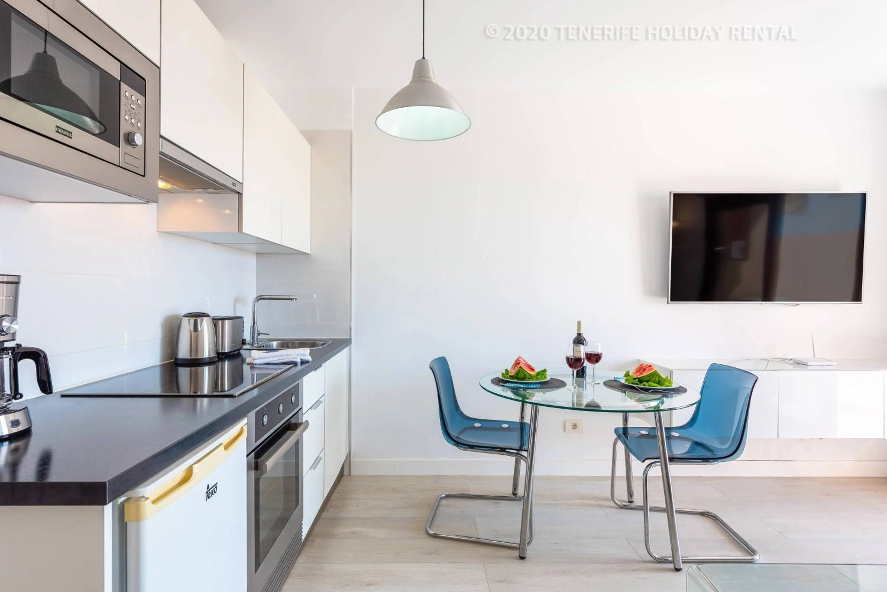 Kitchen or kitchenette in Tenerife Royal Gardens - Viviendas Vacacionales