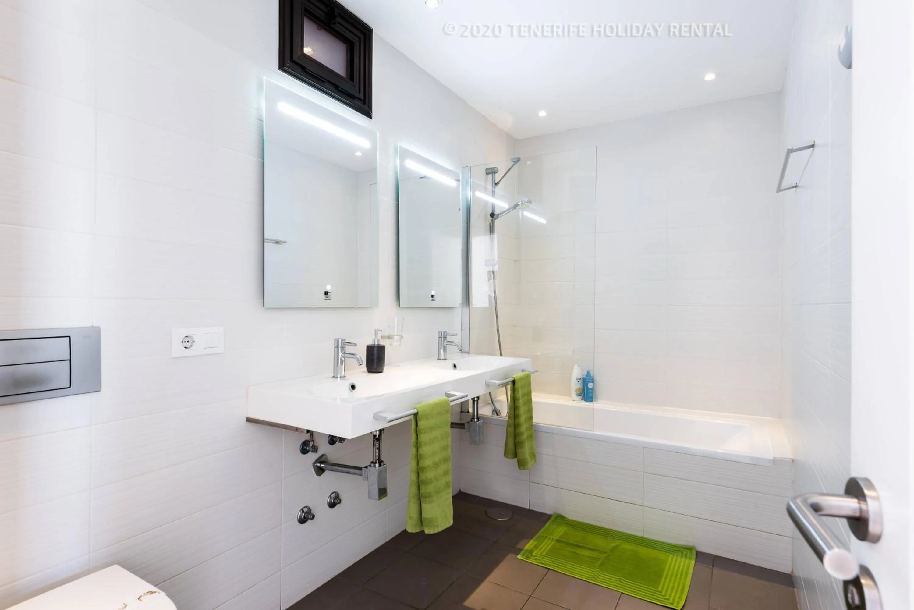 Bathroom in Tenerife Royal Gardens - Viviendas Vacacionales