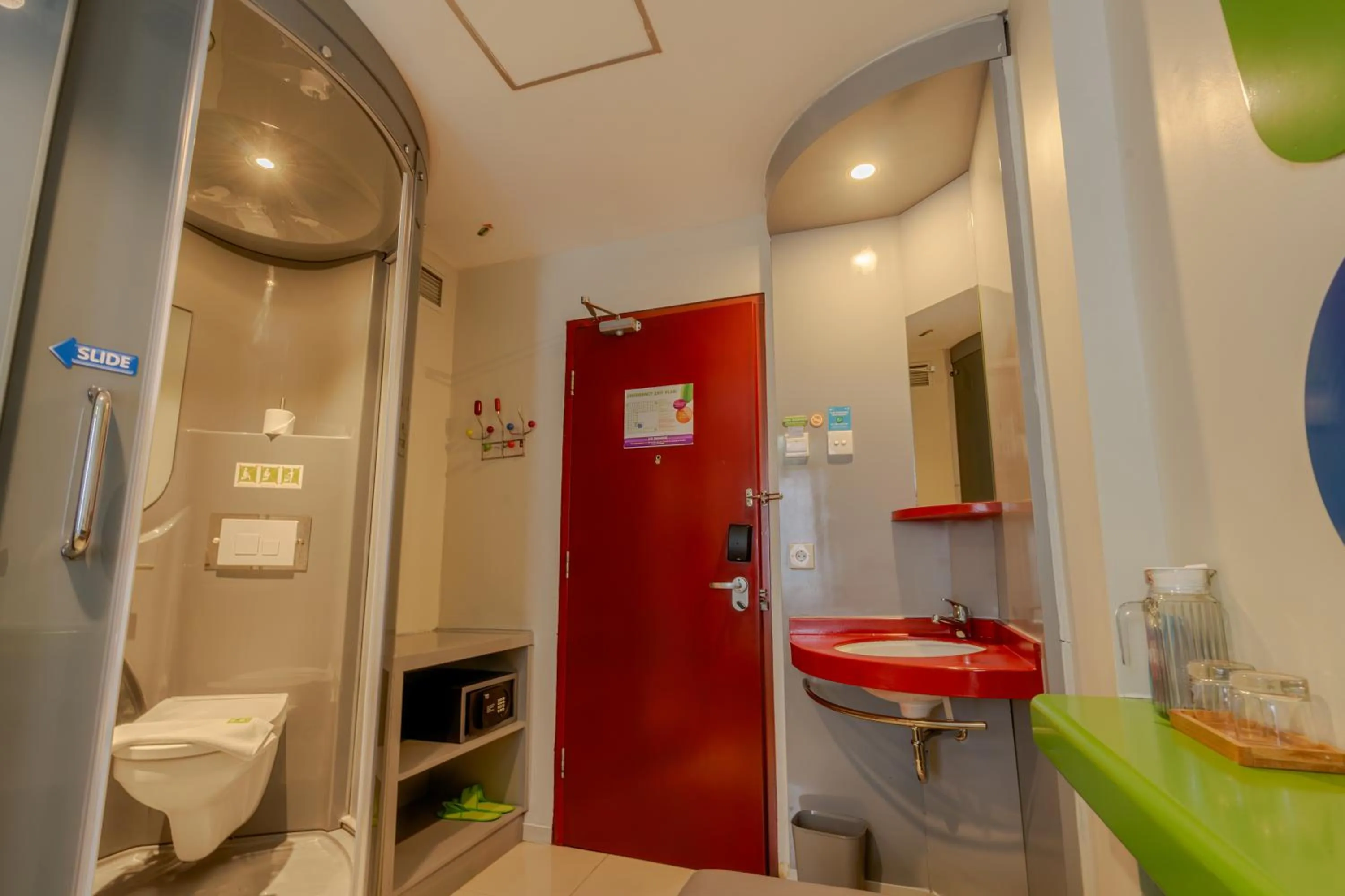 Bathroom in POP! Hotel Kuta Beach