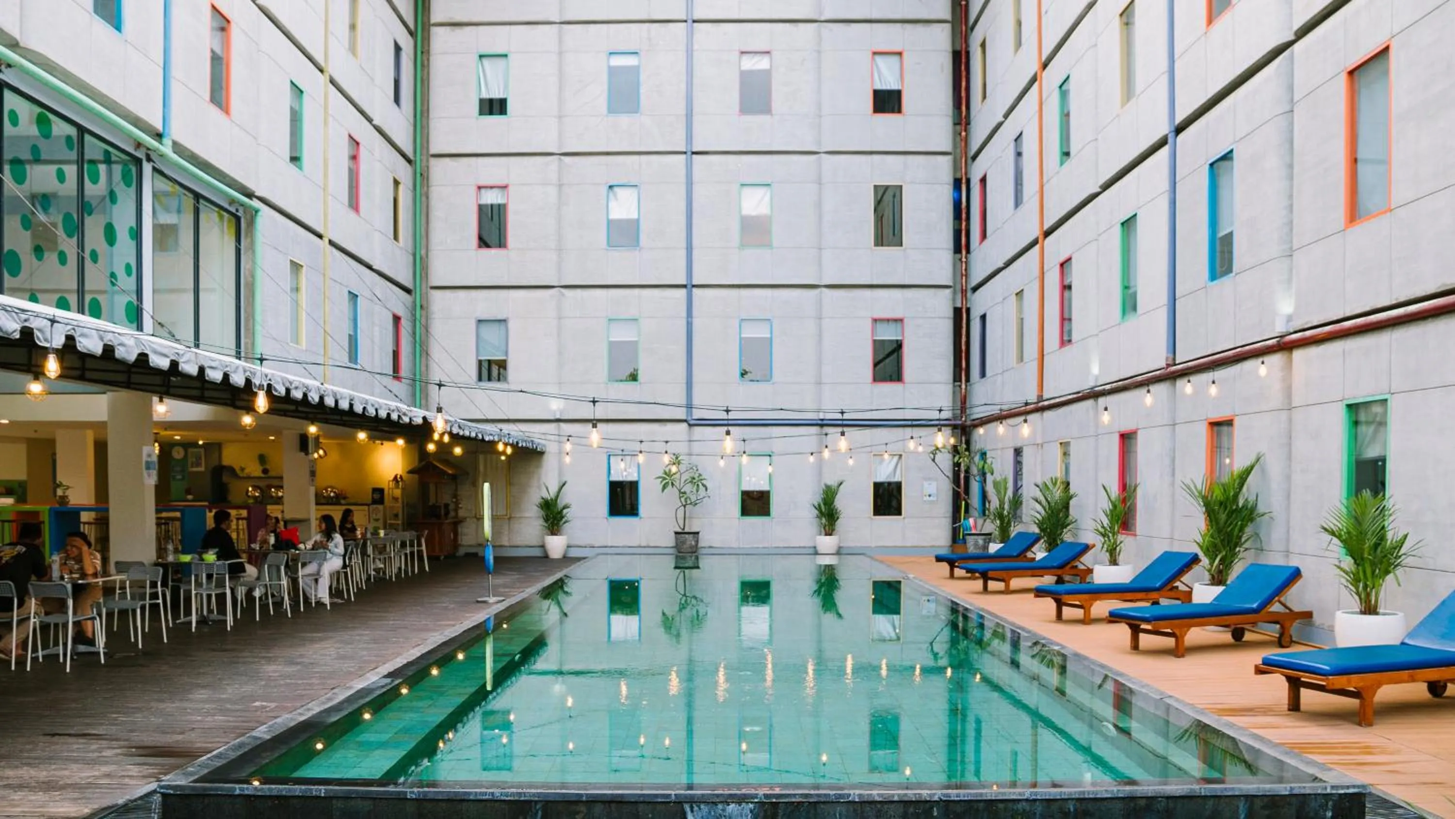 Swimming pool in POP! Hotel Kuta Beach