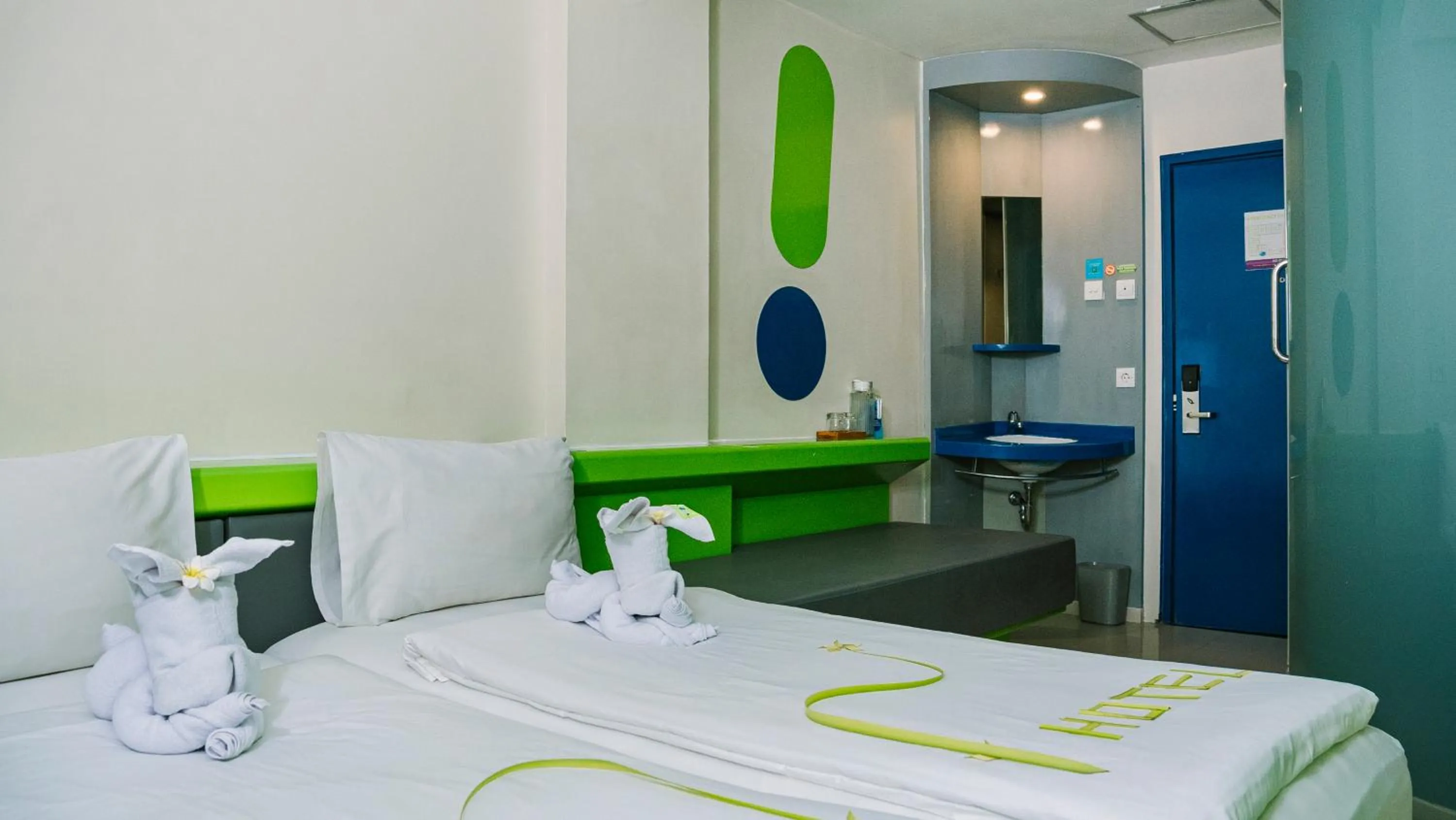 Bedroom, Bed in POP! Hotel Kuta Beach