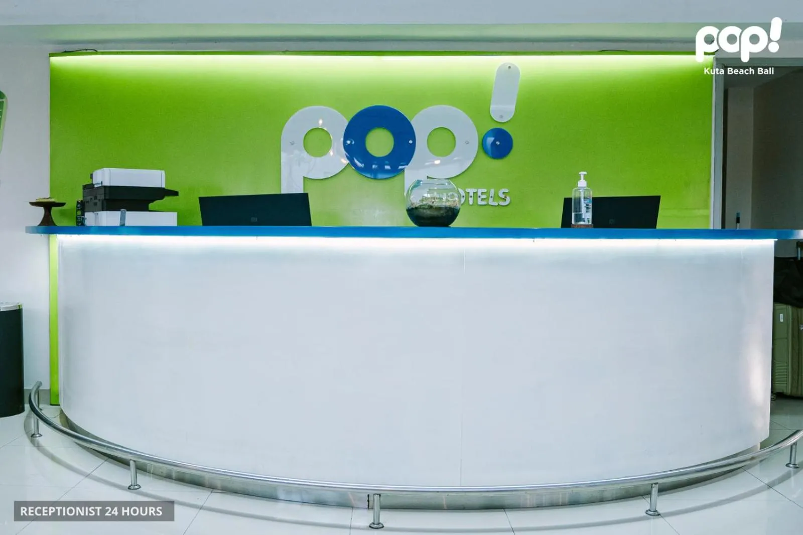 Lobby or reception in POP! Hotel Kuta Beach
