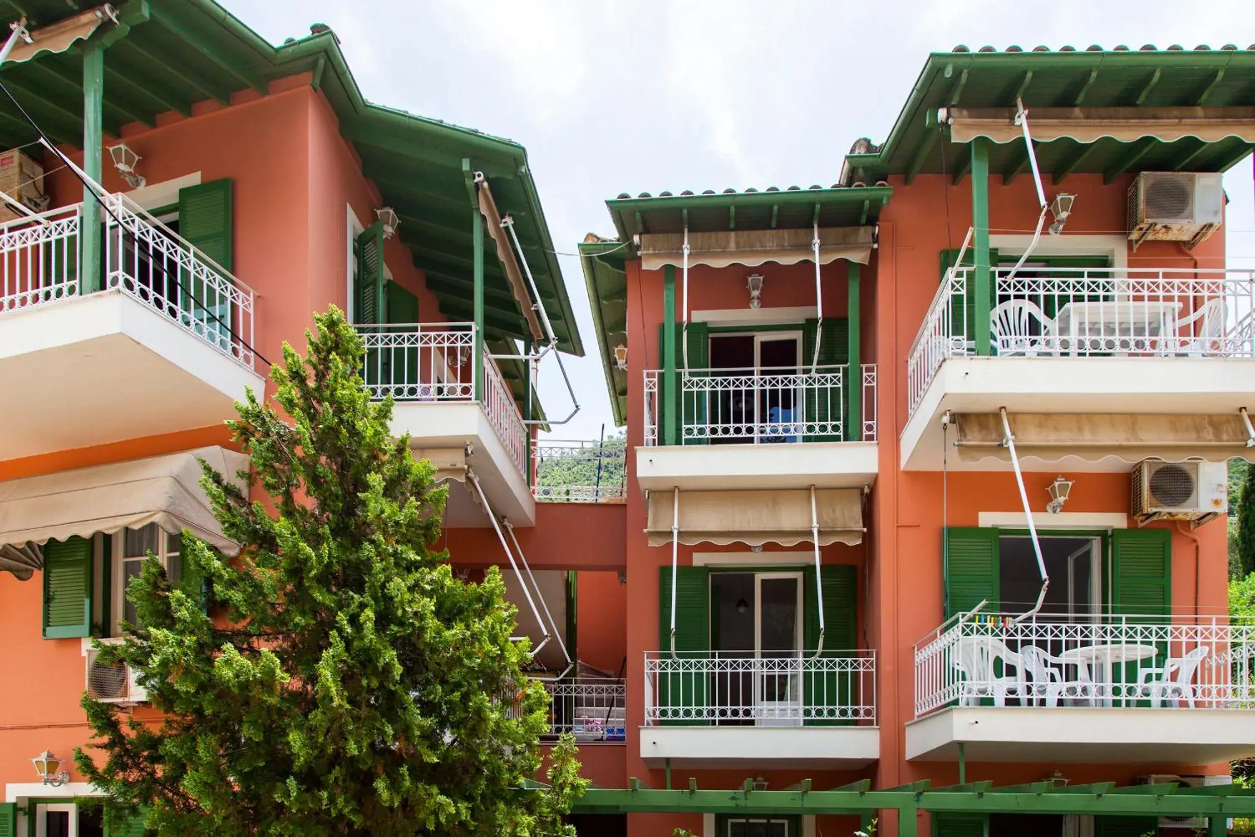 Georgakis George Rooms Georgakis George Rooms