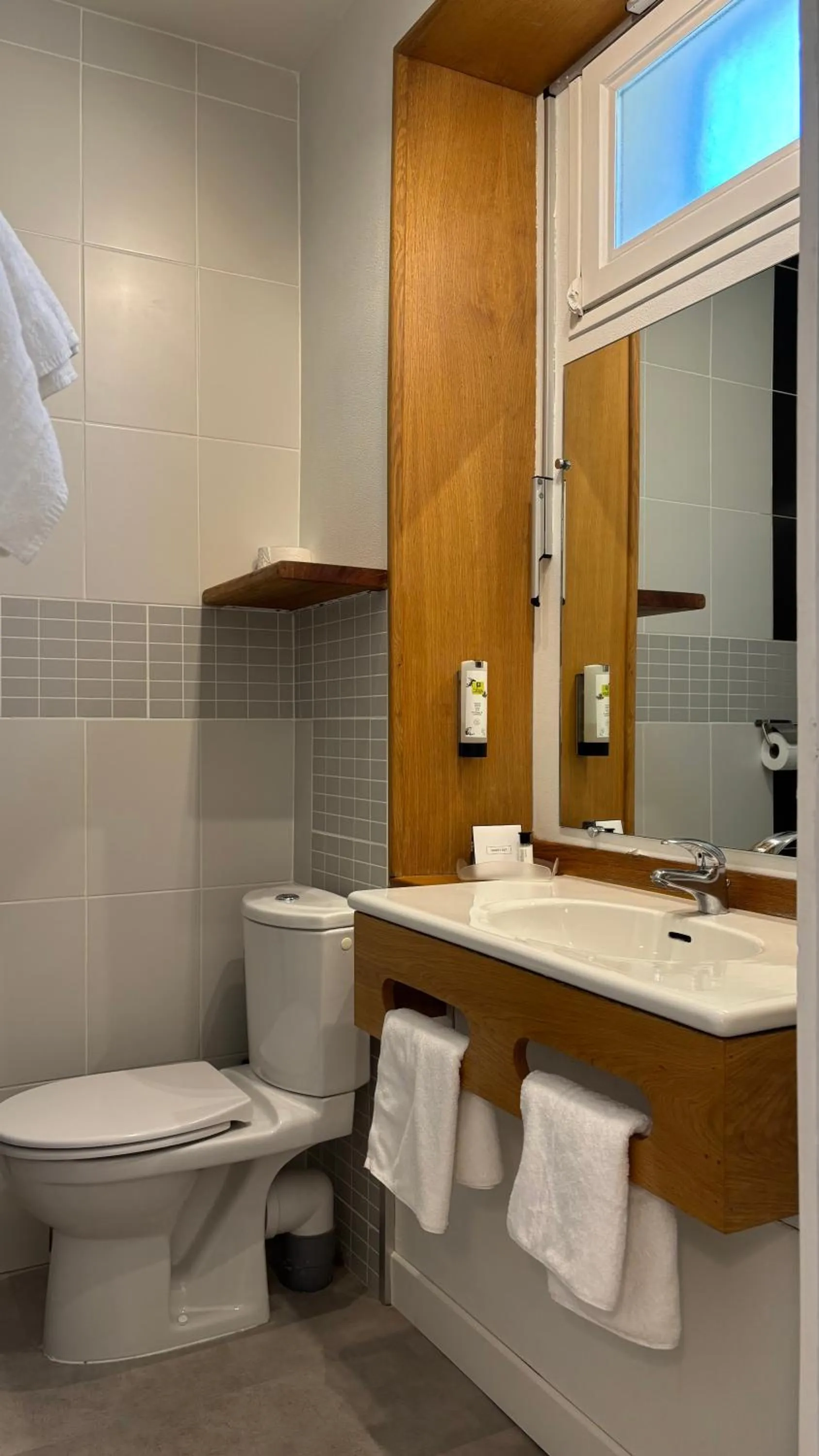 Logis Hôtel Restaurant Grand Hôtel de Lyon