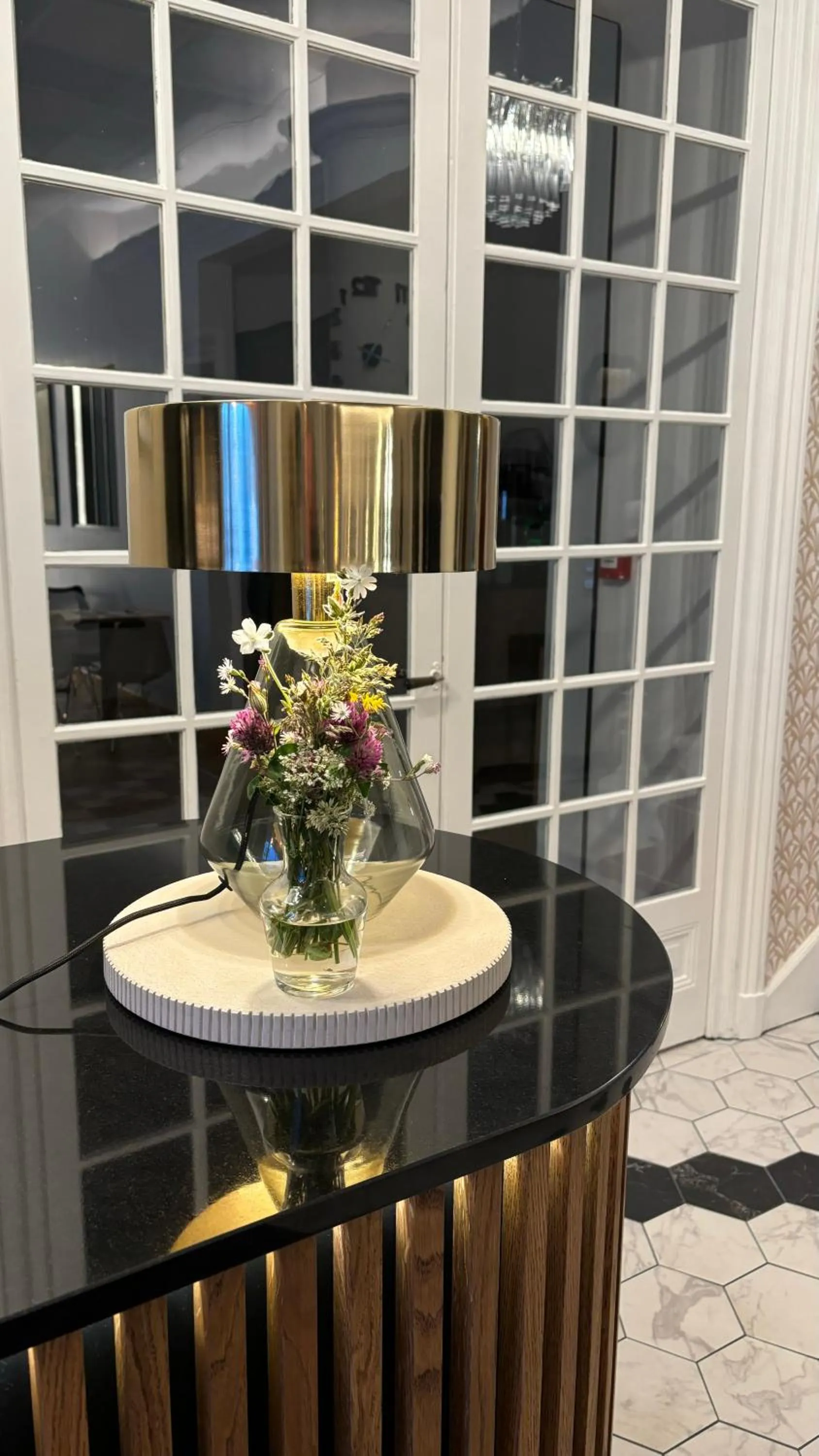 Lobby or reception in Logis Hôtel Restaurant Grand Hôtel de Lyon