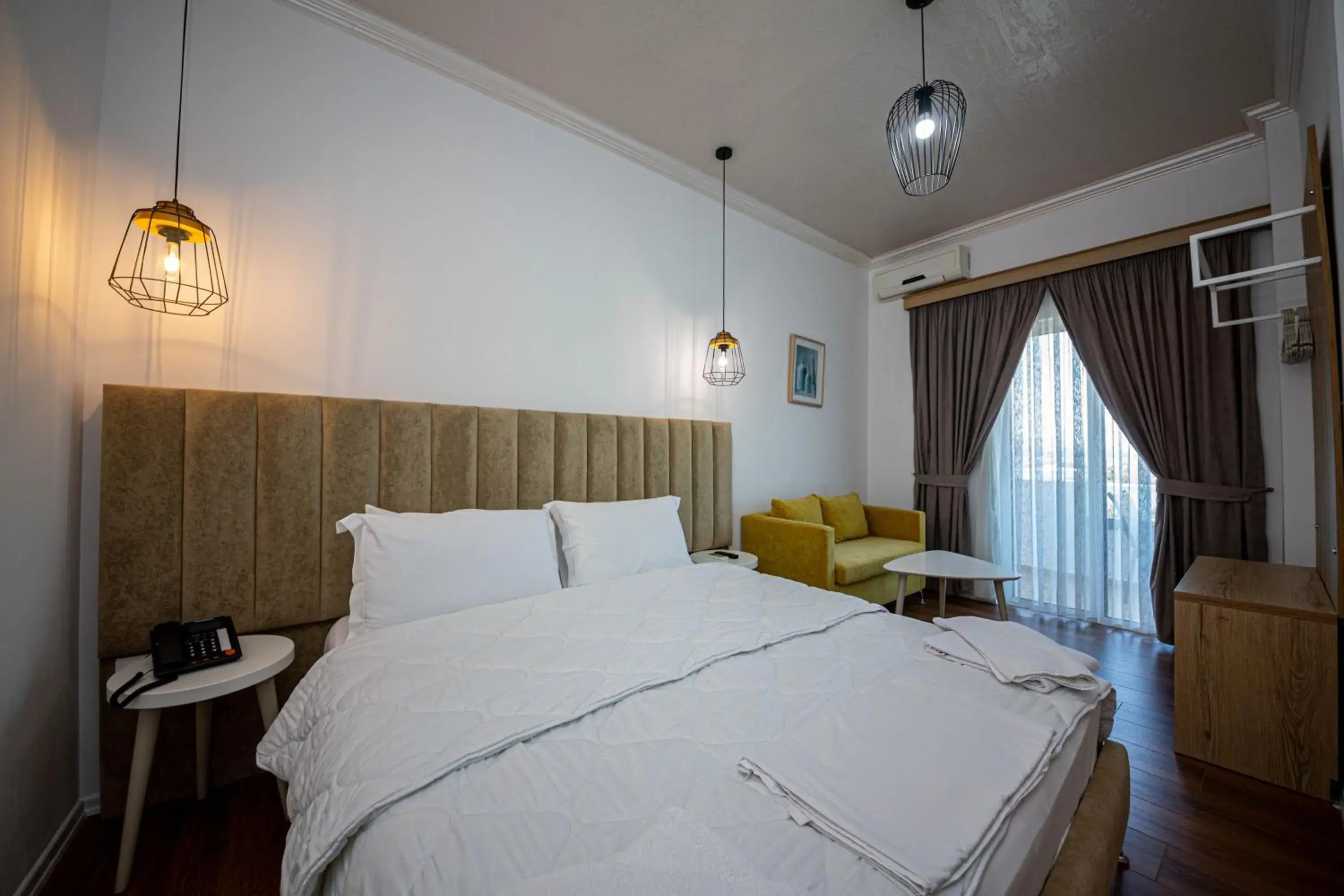 Double Room with Balcony and Sea View in Hotel Murati Double Room with Balcony and Sea View in Hotel Murati