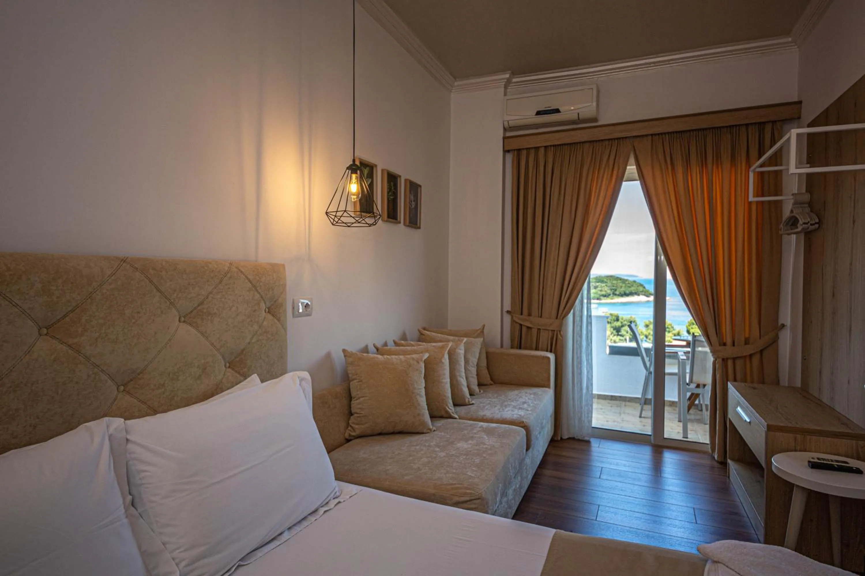 Bedroom in Hotel Murati