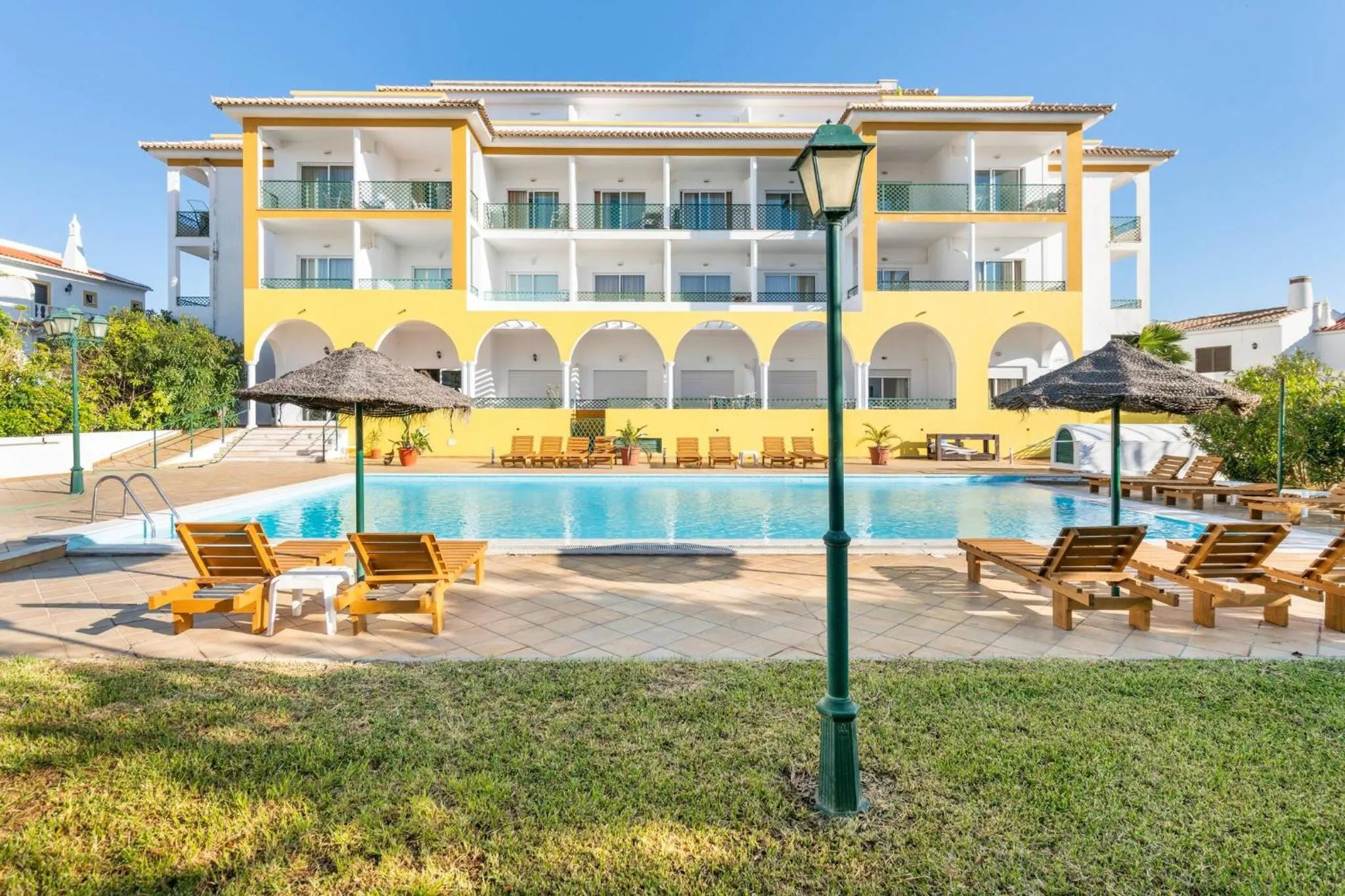 Swimming pool in Apartamentos Turisticos Alagoa Praia