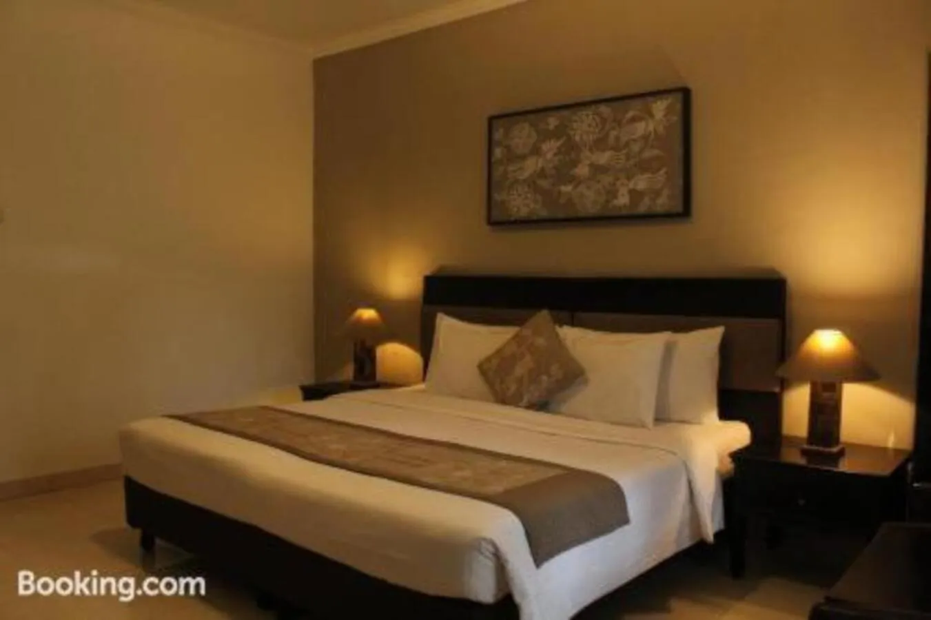 Bed in Sarinande Hotel