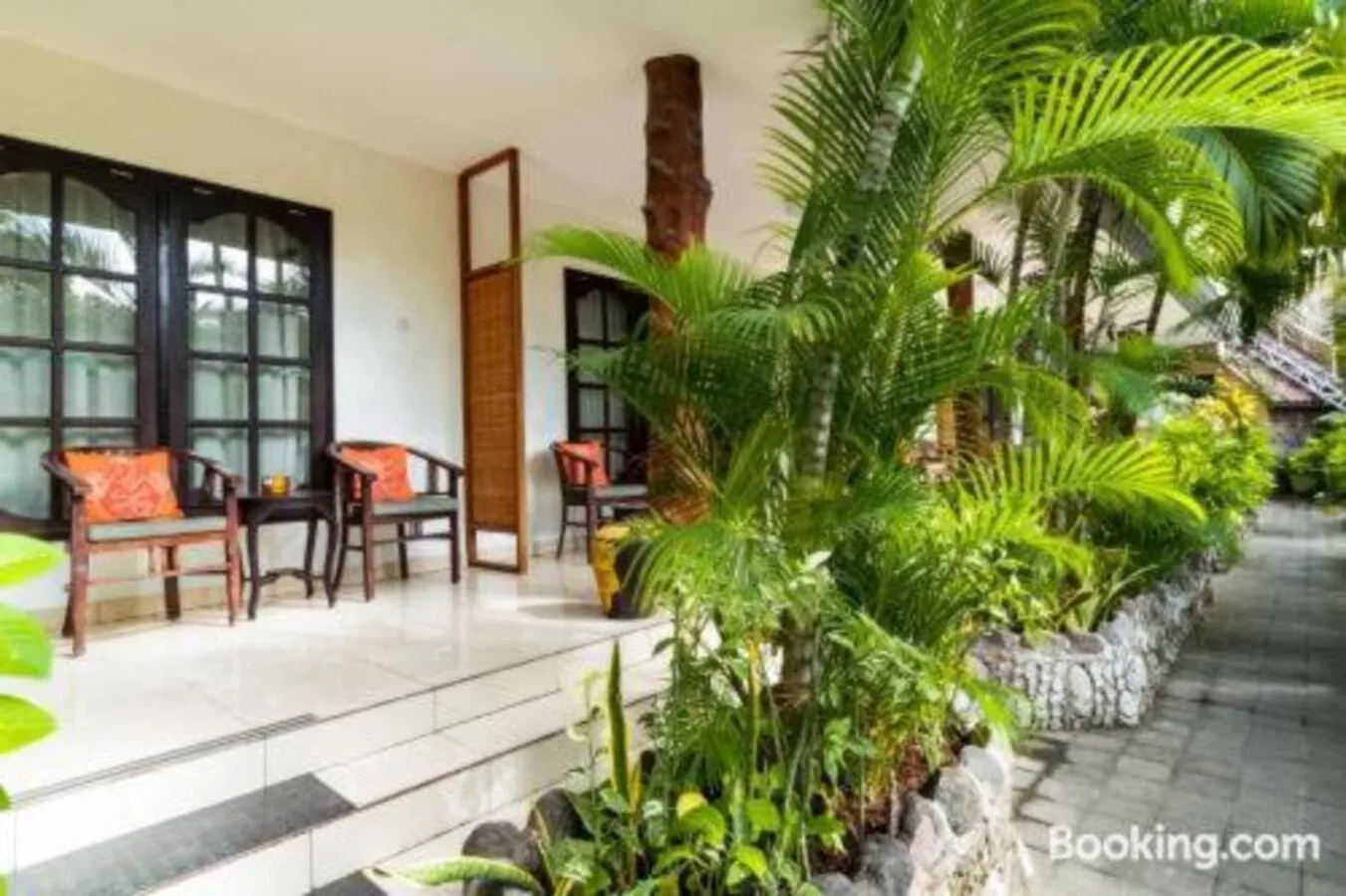 Patio in Sarinande Hotel