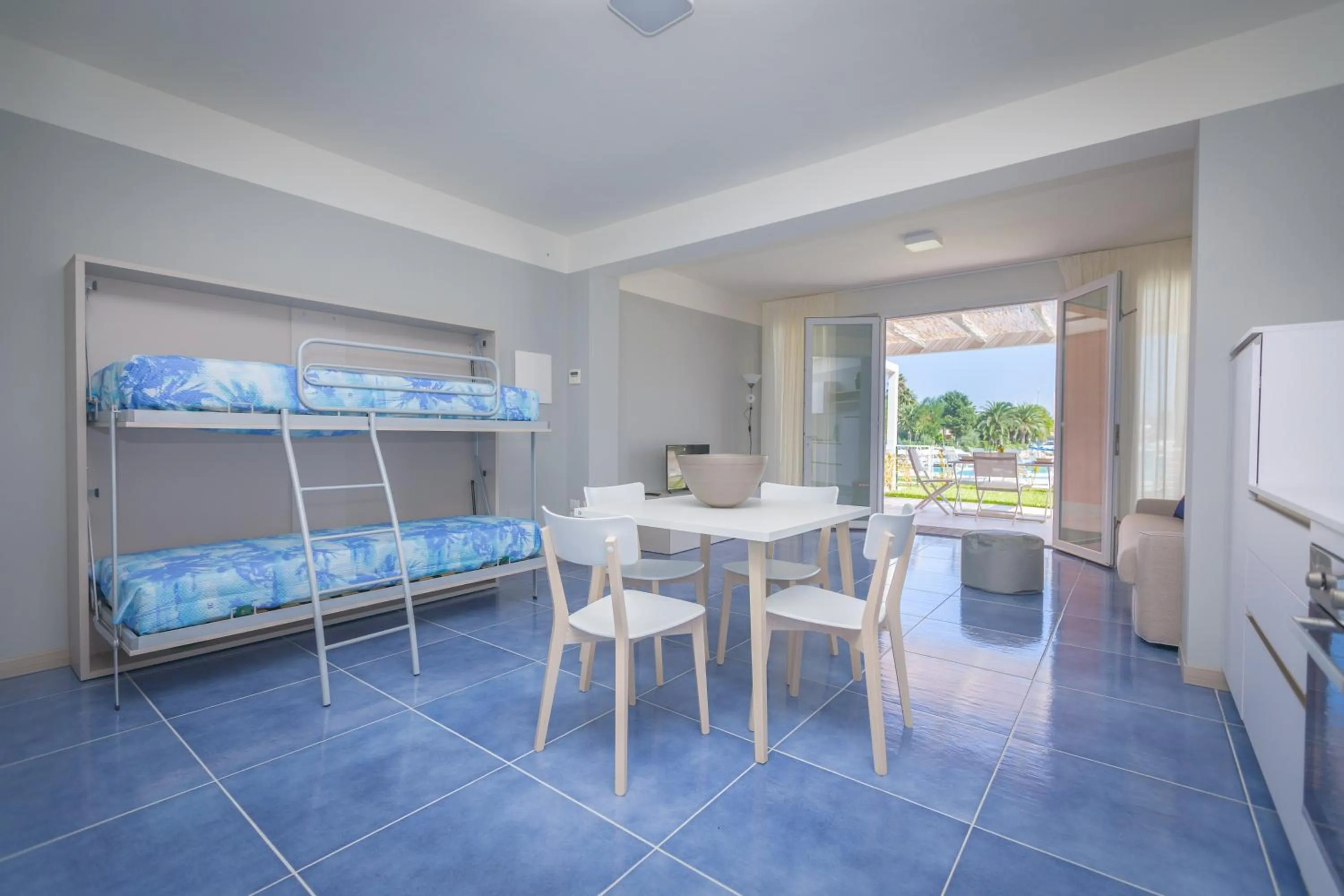 bunk bed in Residence Delfino, Portorosa