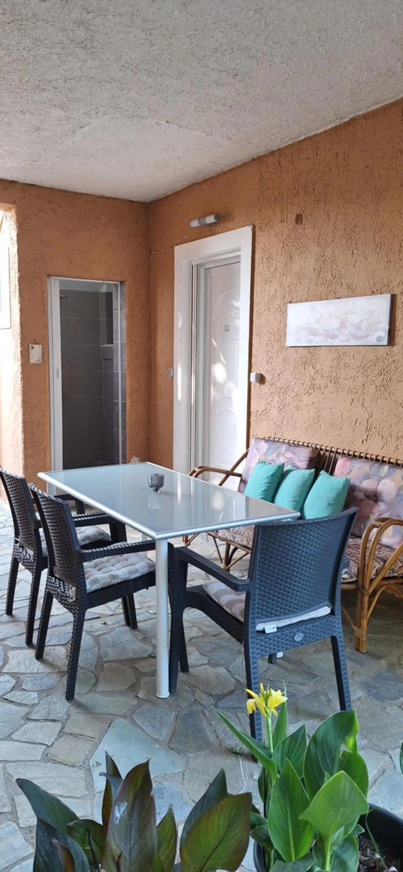 Dining area in Sausan Hotel