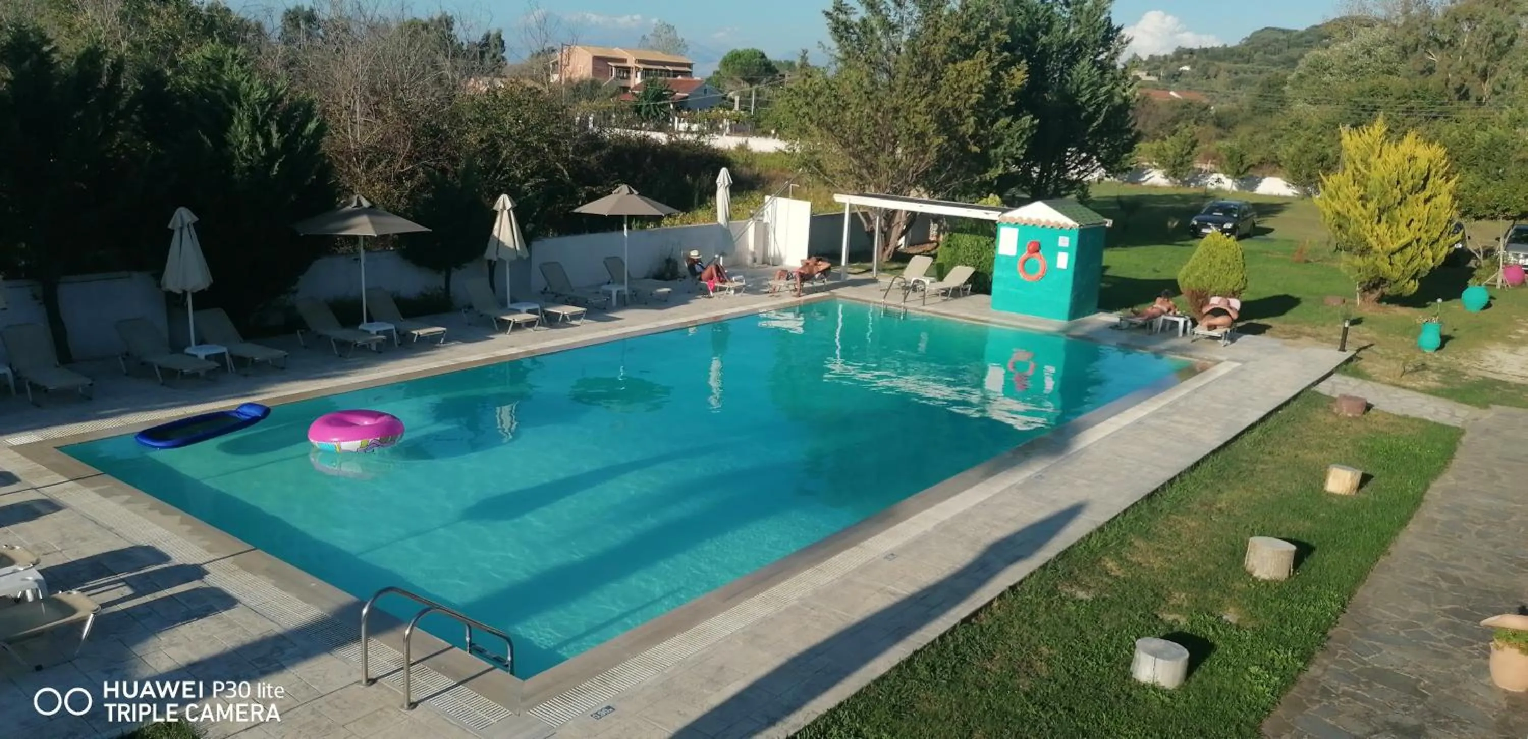 Swimming pool in Sausan Hotel