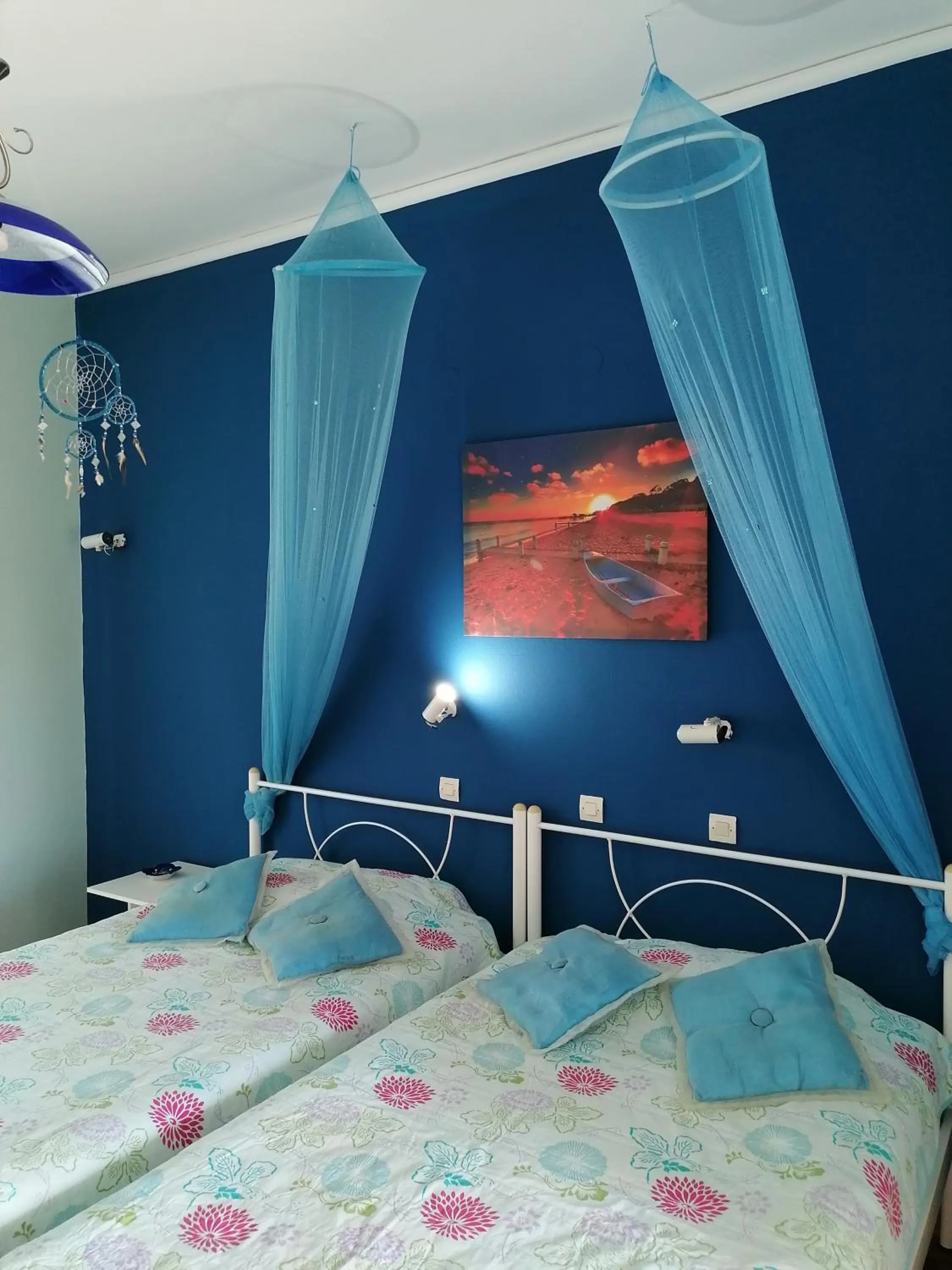 Photo of the whole room, Bed in Sausan Hotel