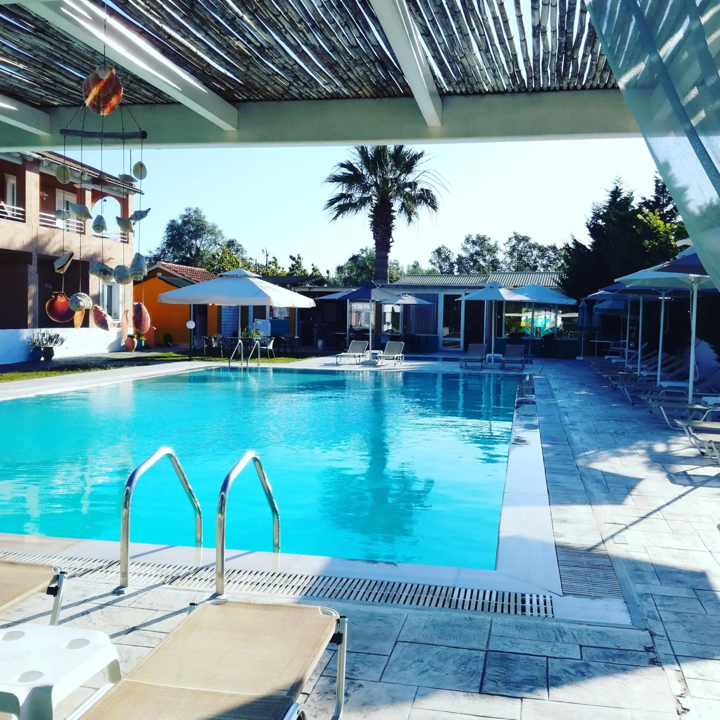 Swimming pool in Sausan Hotel