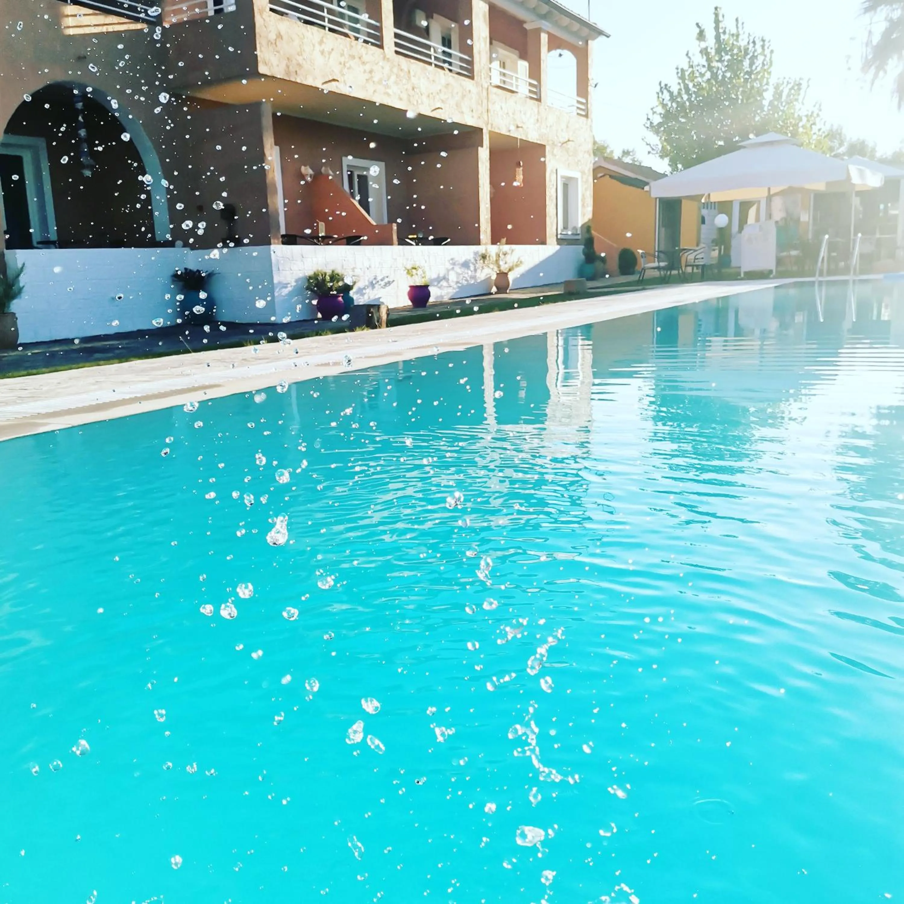 Swimming pool in Sausan Hotel